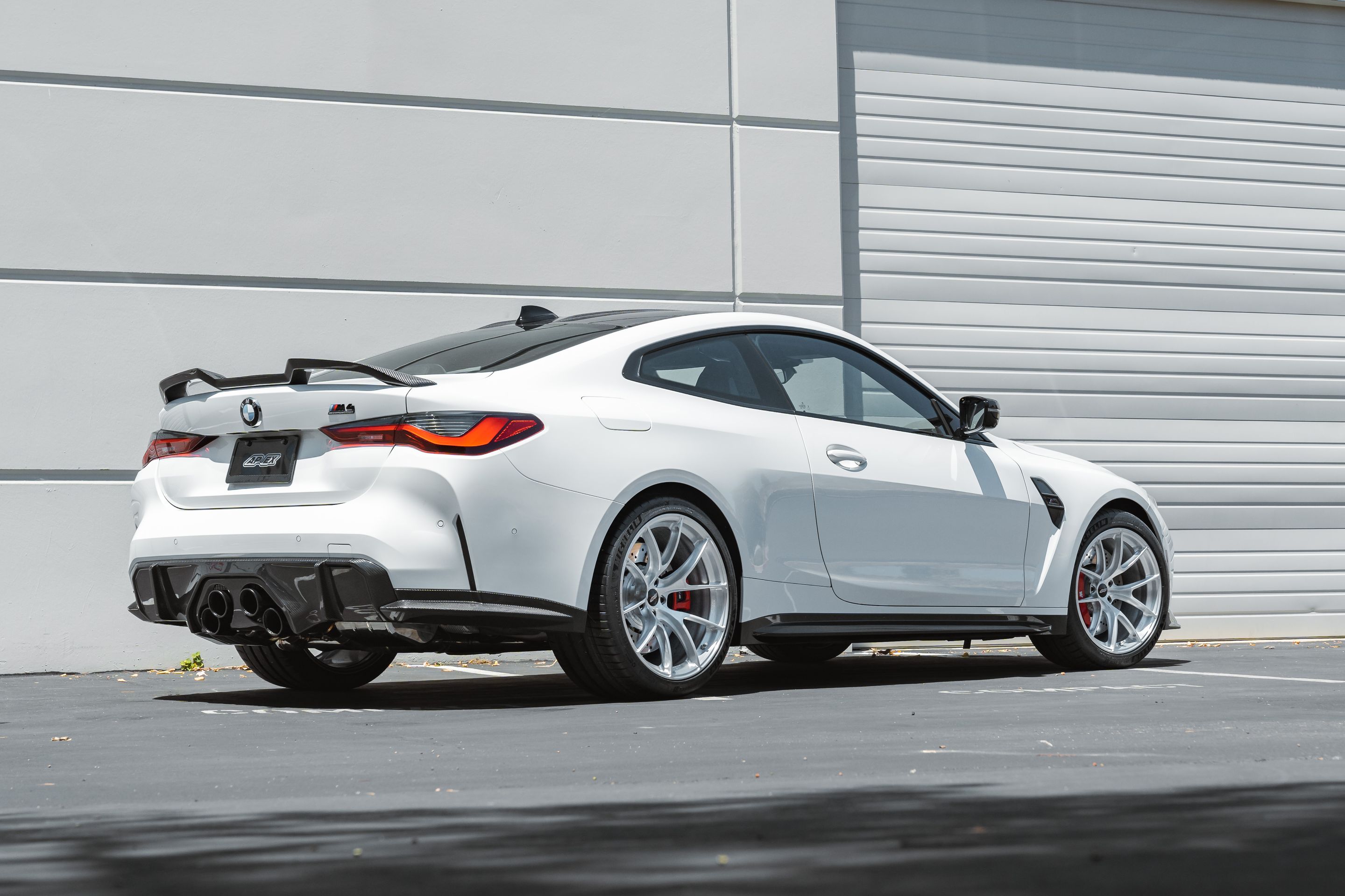 White BMW G82 Coupe M4 with 19"/20" VS-5RS Apex wheels in Brushed Clear