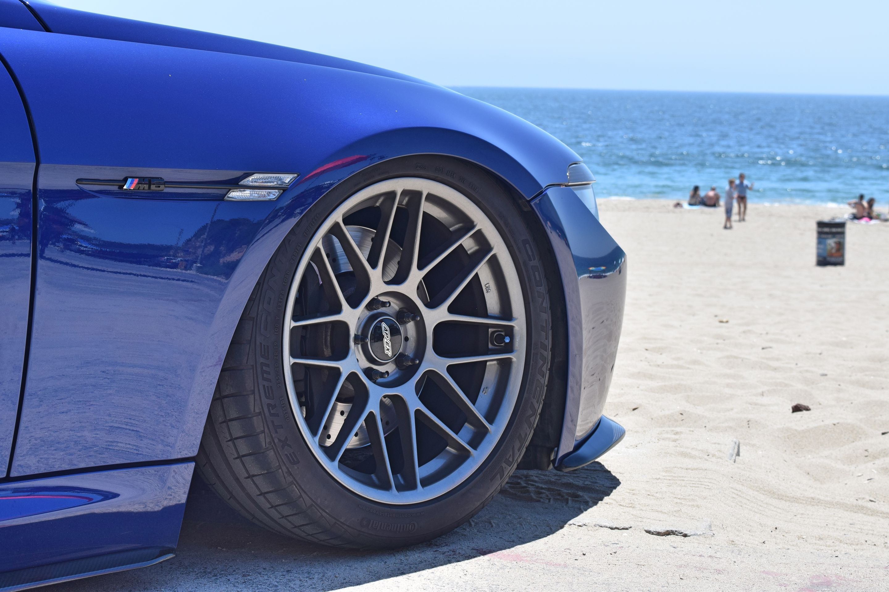 Blue BMW E63 Coupe M6 with 19" ARC-8 Apex wheels in Anthracite
