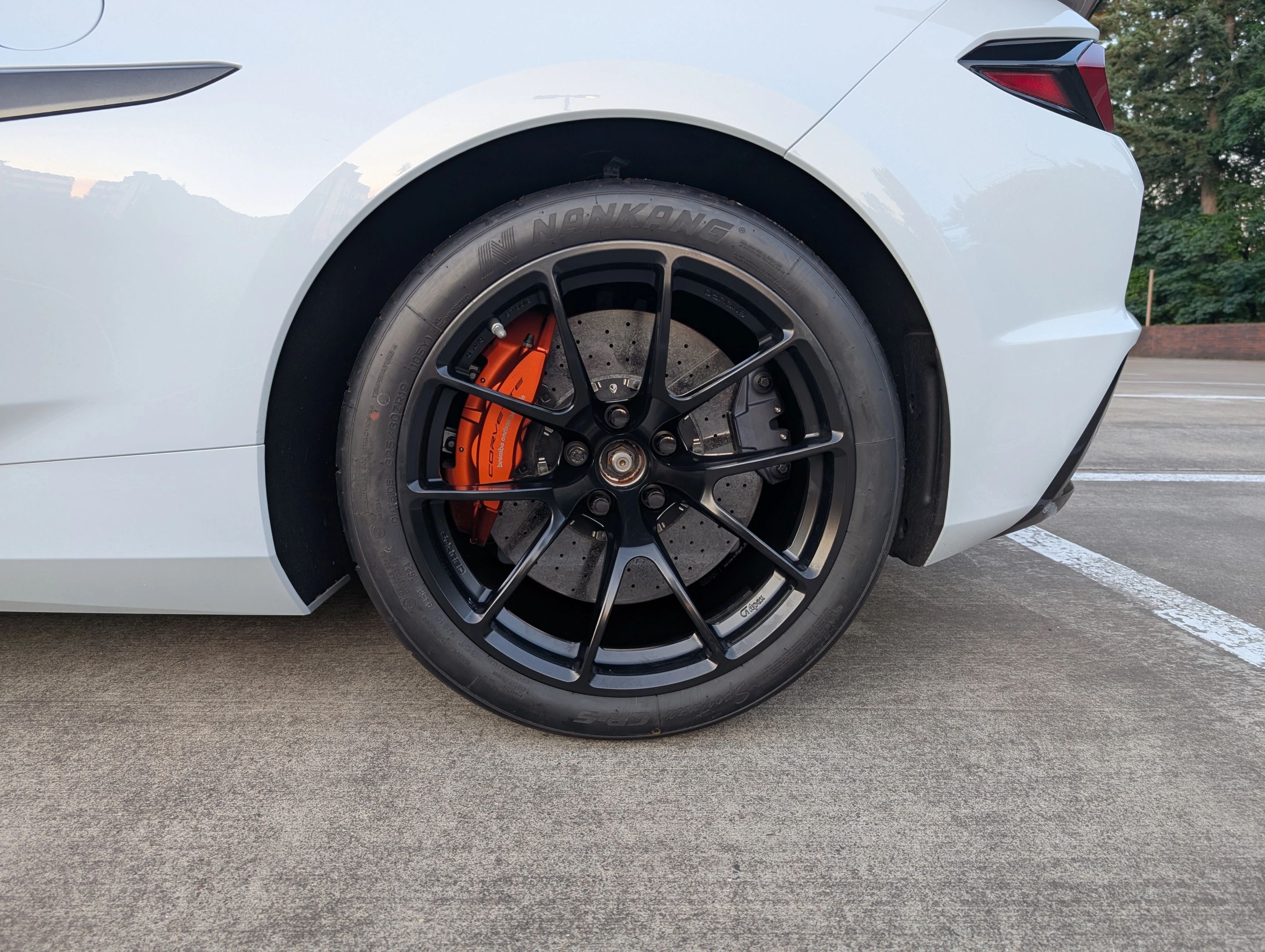 Grey Chevrolet C8 Corvette Z06 with 19" VS-5RE Apex wheels in Satin Black