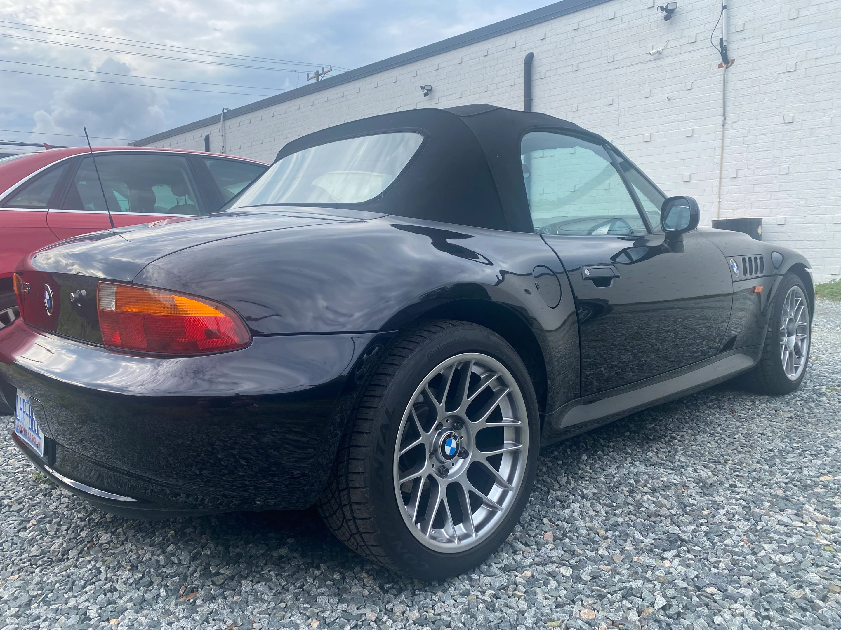 Black BMW E36/7 Roadster Z3 with 17" ARC-8 Apex wheels in Hyper Black