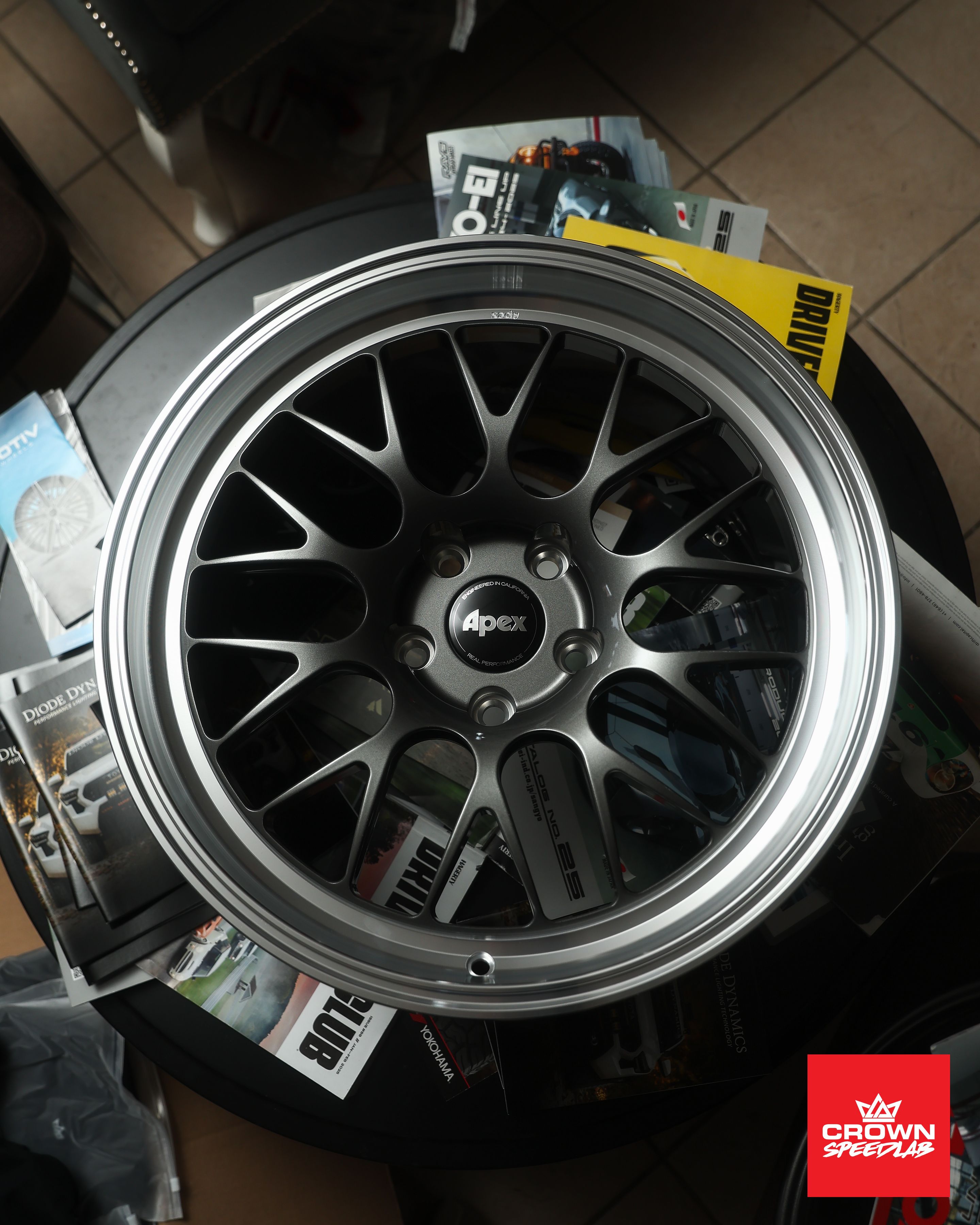 Silver Chevrolet C7 Corvette Z06 with 19"/20" ML-10RT Apex wheels in Machined Lip Anthracite