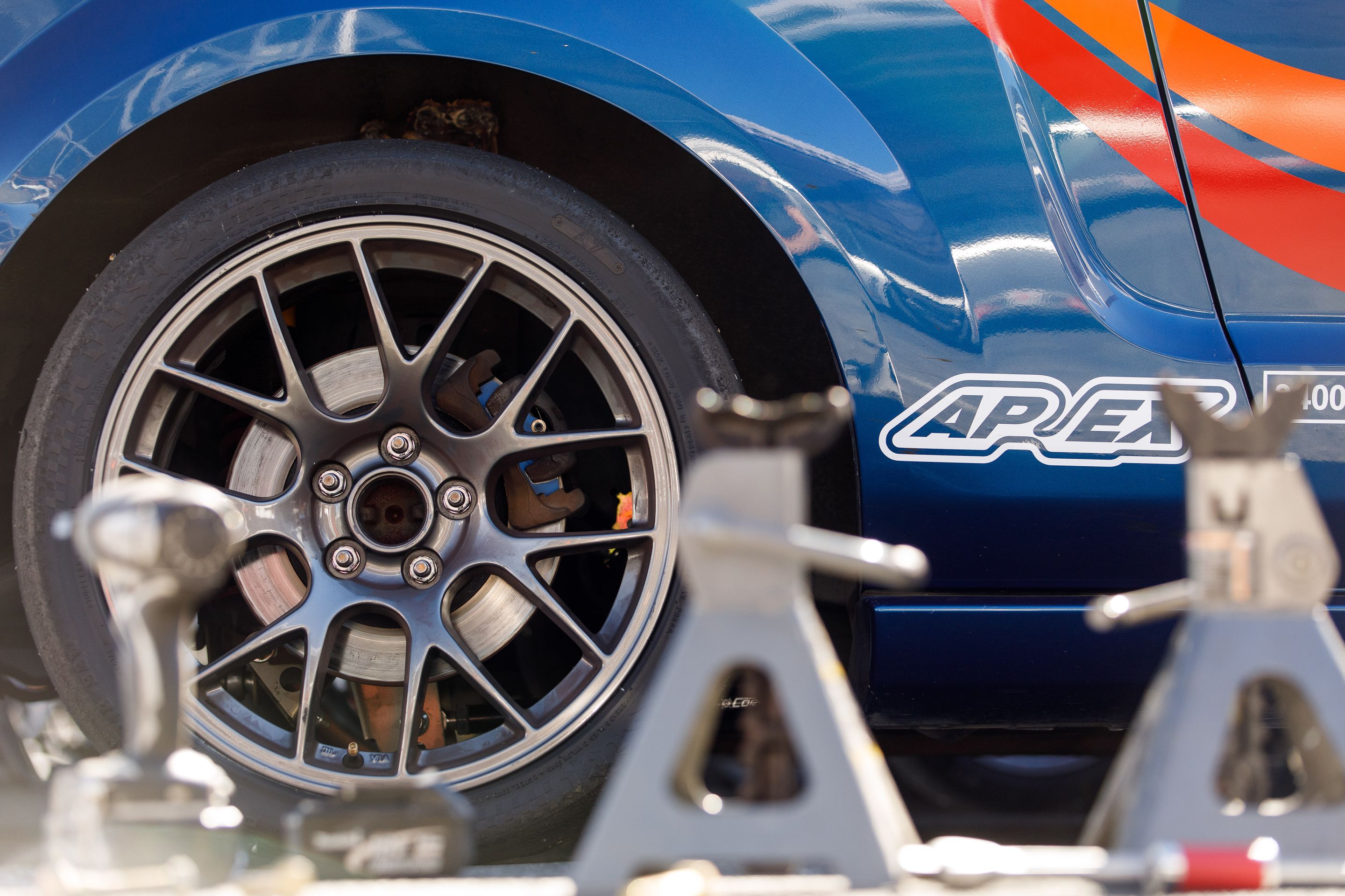 Blue Ford S197 Mustang GT with 18" EC-7 Apex wheels in Anthracite