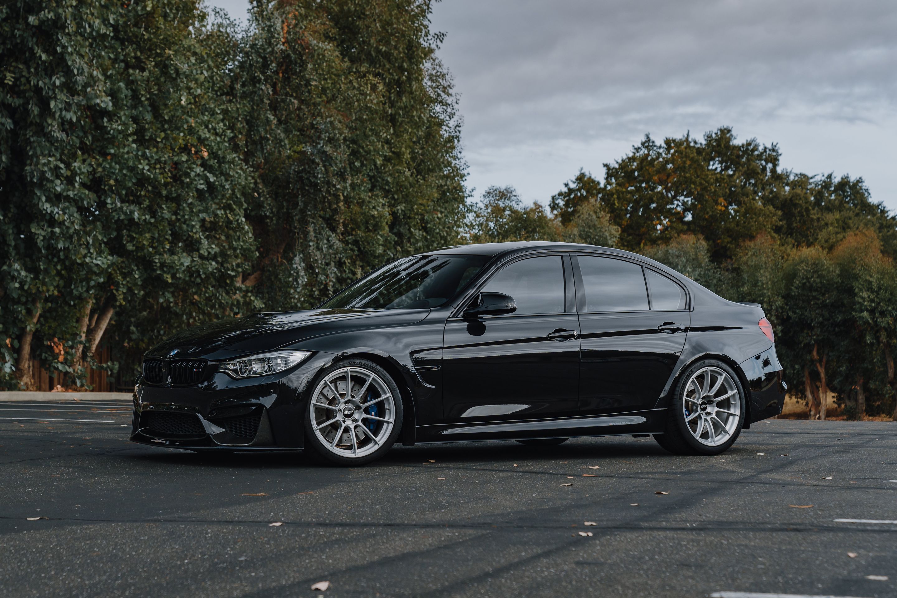 Black BMW F80 M3 with 19" SM-10RS Apex wheels in Brushed Clear