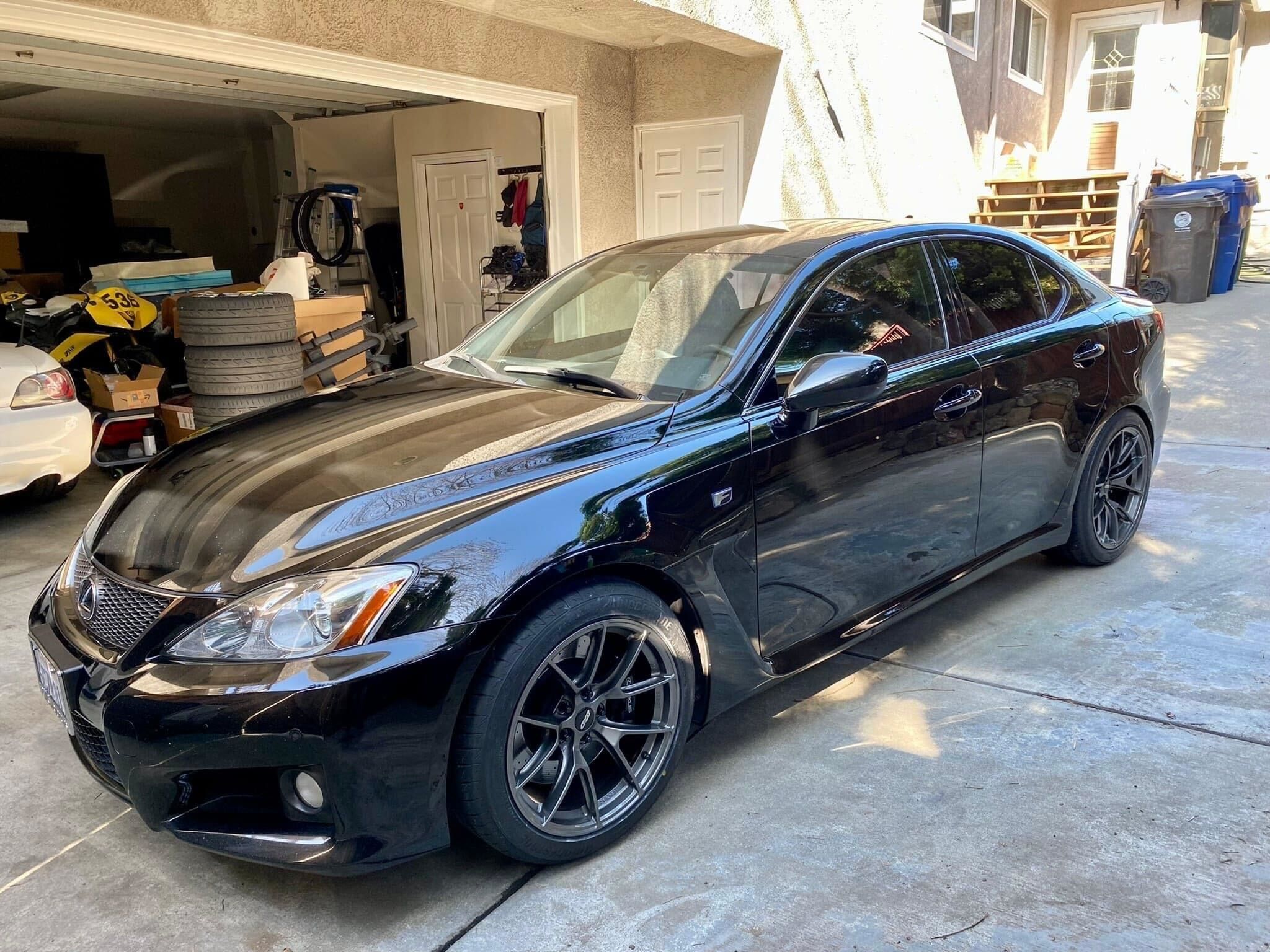 Black Lexus USE20 IS-F with 18" VS-5RS Apex wheels in Anthracite