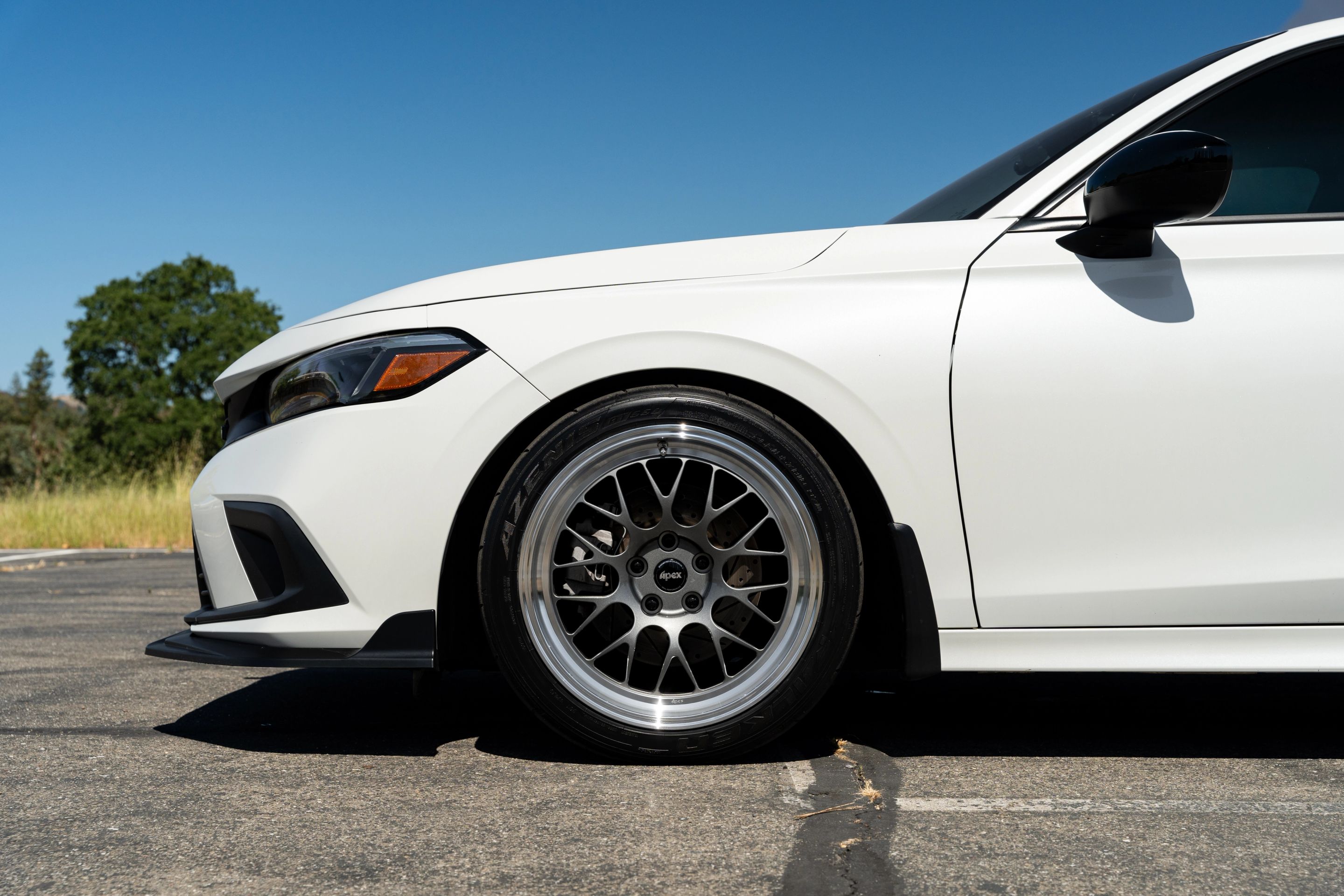 White Honda 11th Gen Civic with 18" ML-10RT Apex wheels in Machined Lip Anthracite