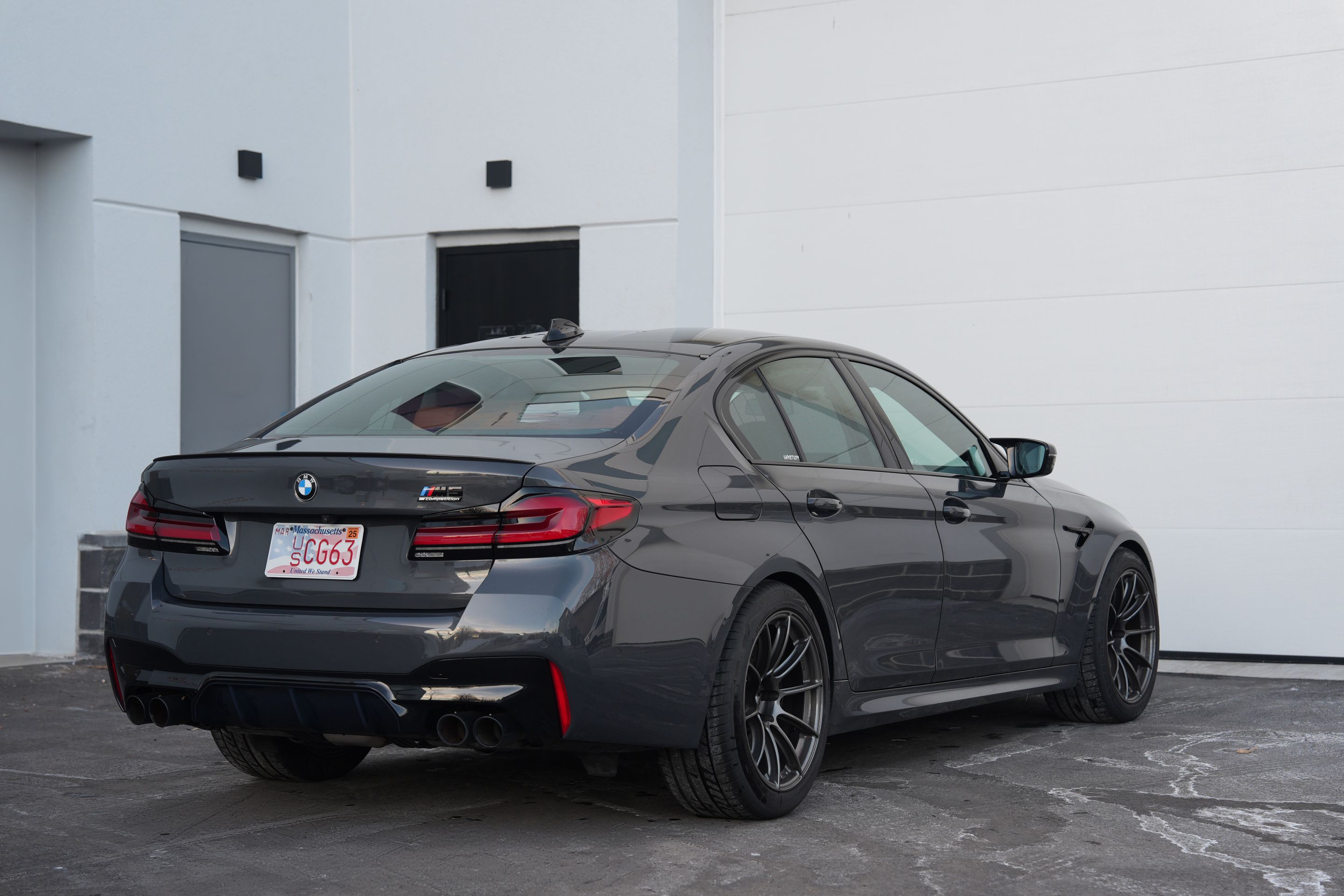 Grey BMW F90 M5 with 19" SM-10RS Apex wheels in Anthracite