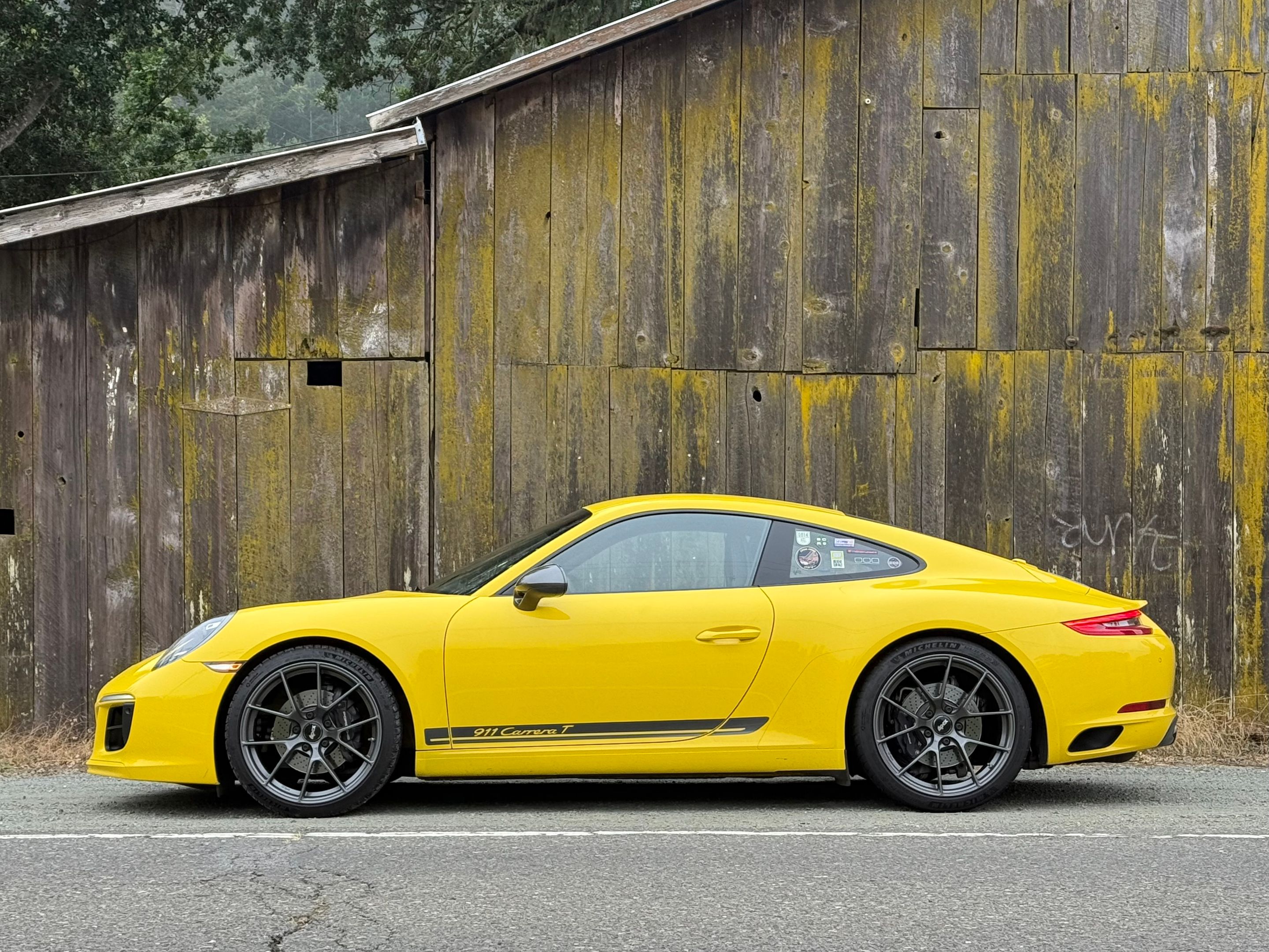 Yellow Porsche 911 991.2 Carrera T with 20" VS-5RS Apex wheels in Anthracite