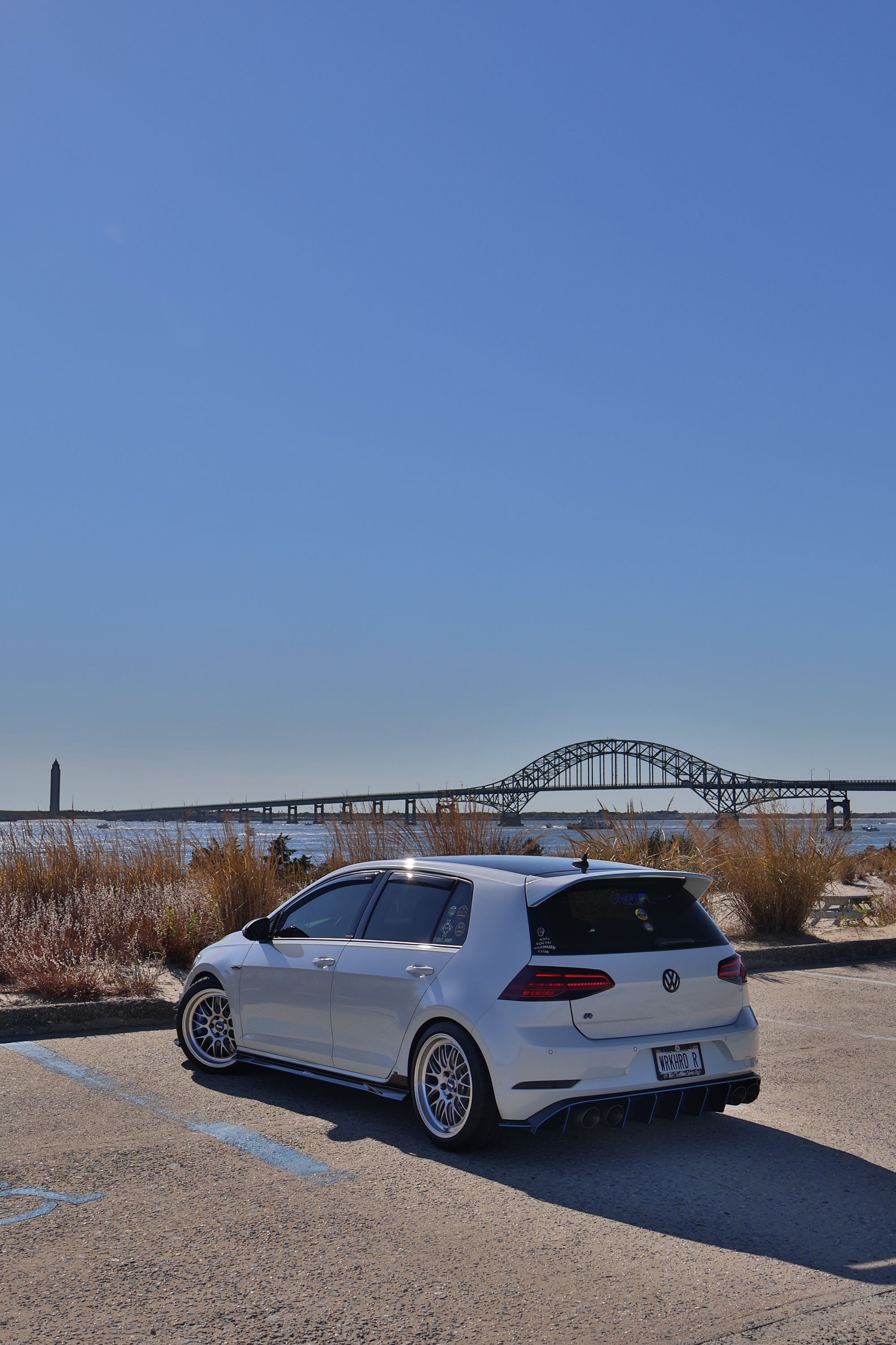 White VW MK7 Golf R with 18" ML-10RT Apex wheels in Machined Lip Brushed Clear