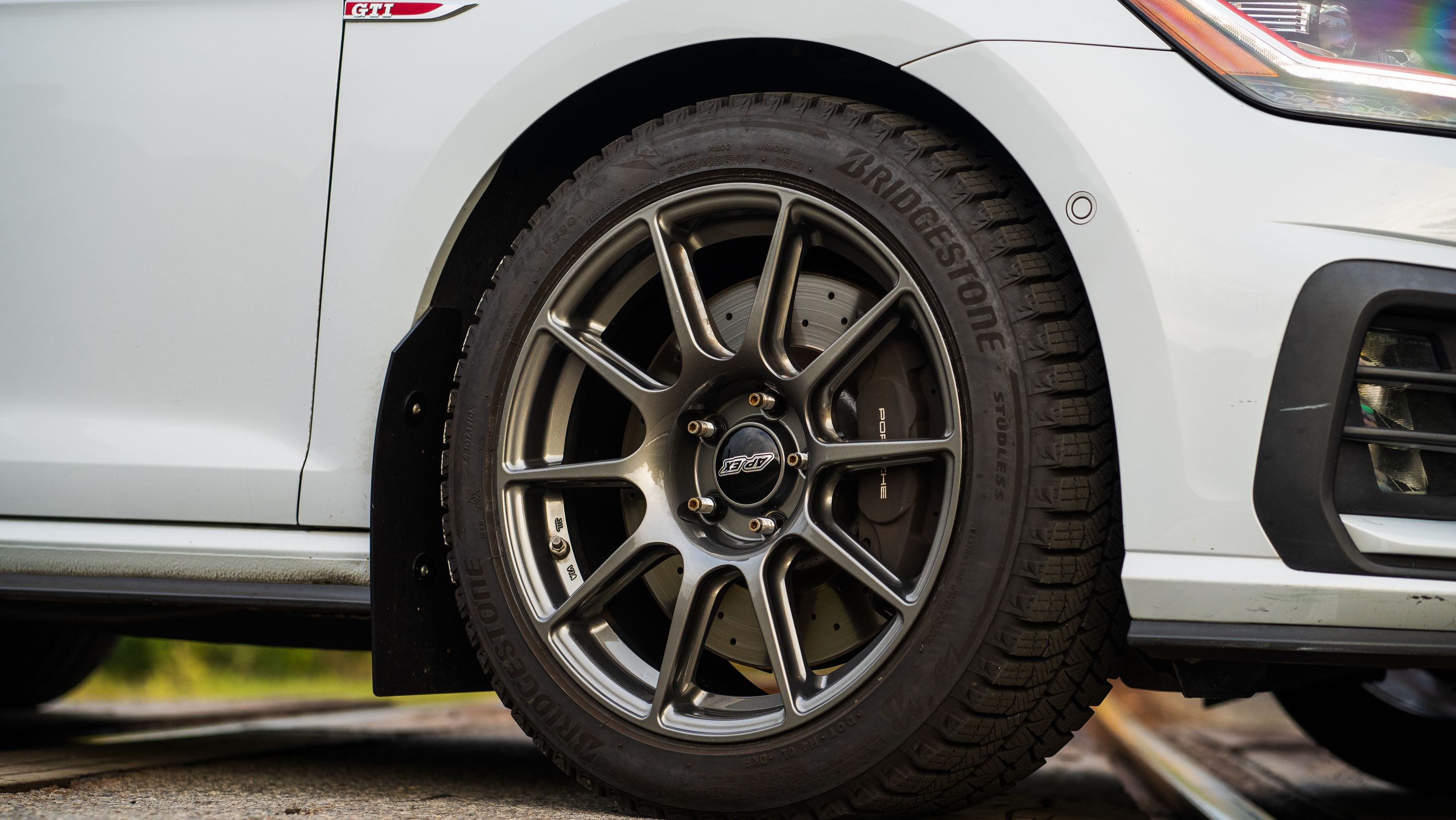 Grey VW MK7 GTI with 17" SM-10 Apex wheels in Anthracite