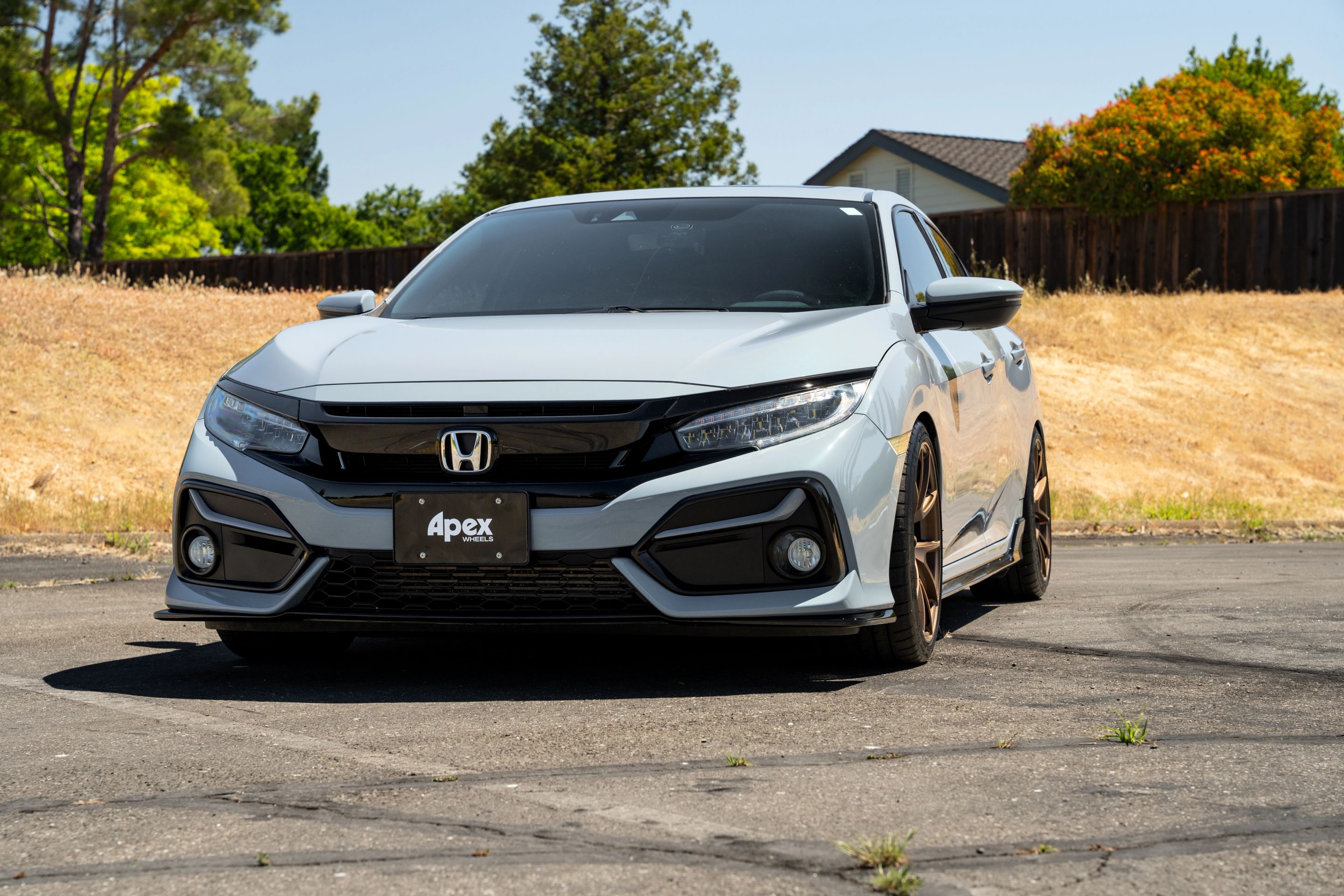 Grey Honda 10th Gen Civic with 18" VS-5 Apex wheels in Satin Bronze