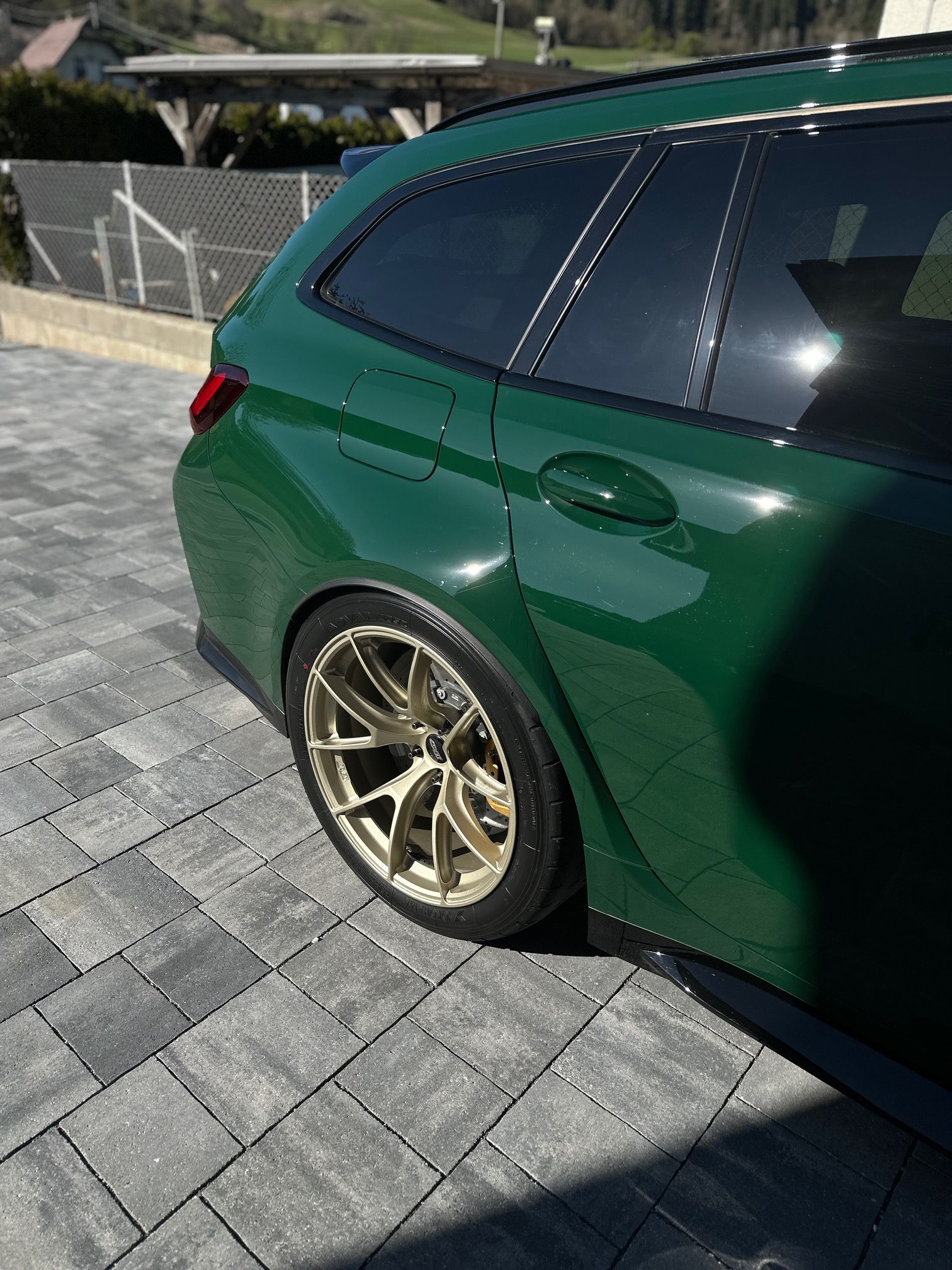 Green BMW G80 M3 with 19" VS-5RS Apex wheels in Motorsport Gold