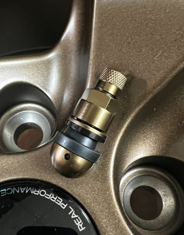 Race Livery BMW E82 1M with 18" VS-5RS Apex wheels in Custom Finish