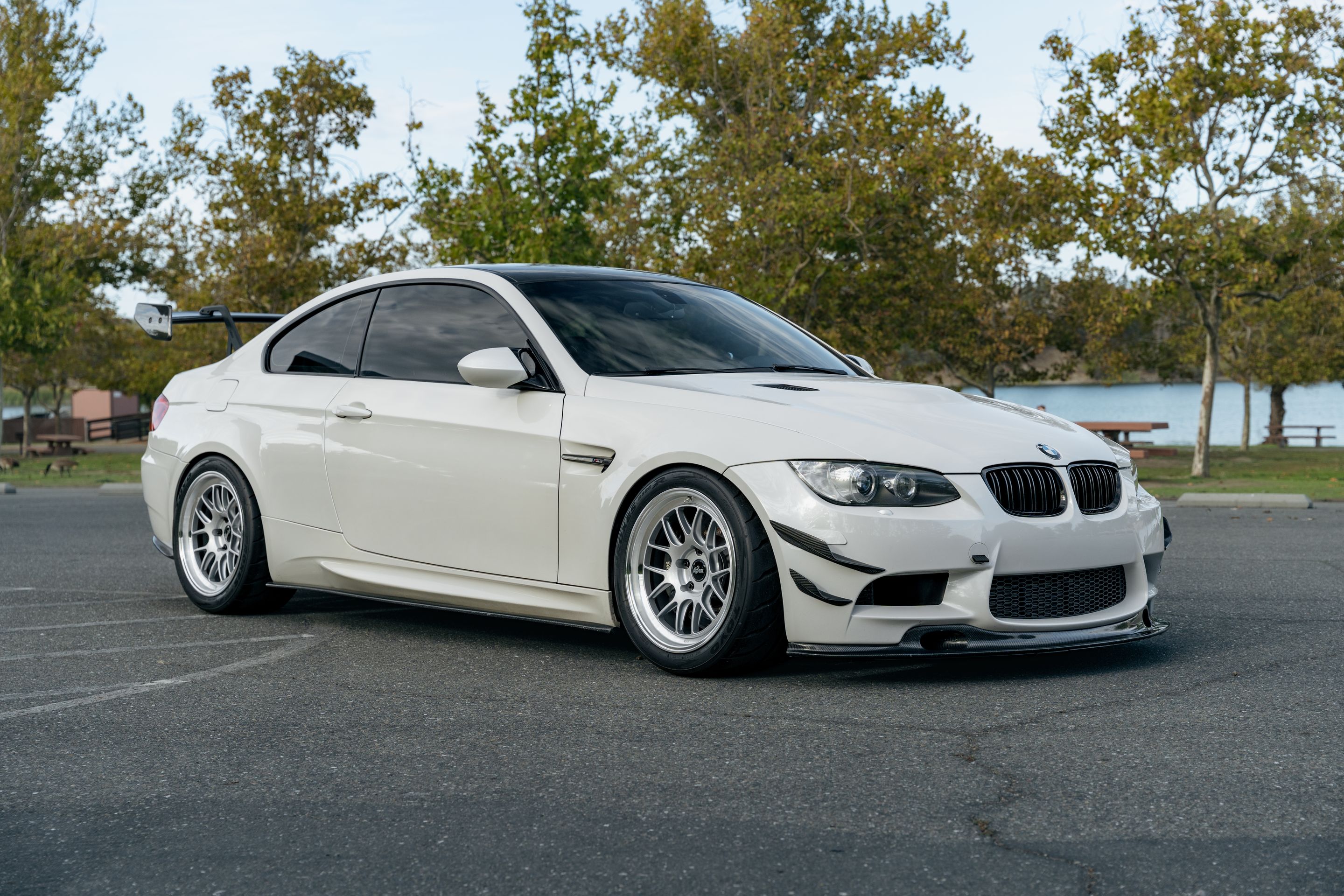 White BMW E92 Coupe M3 with 18" ML-7RT Apex wheels in Machined Lip Race Silver