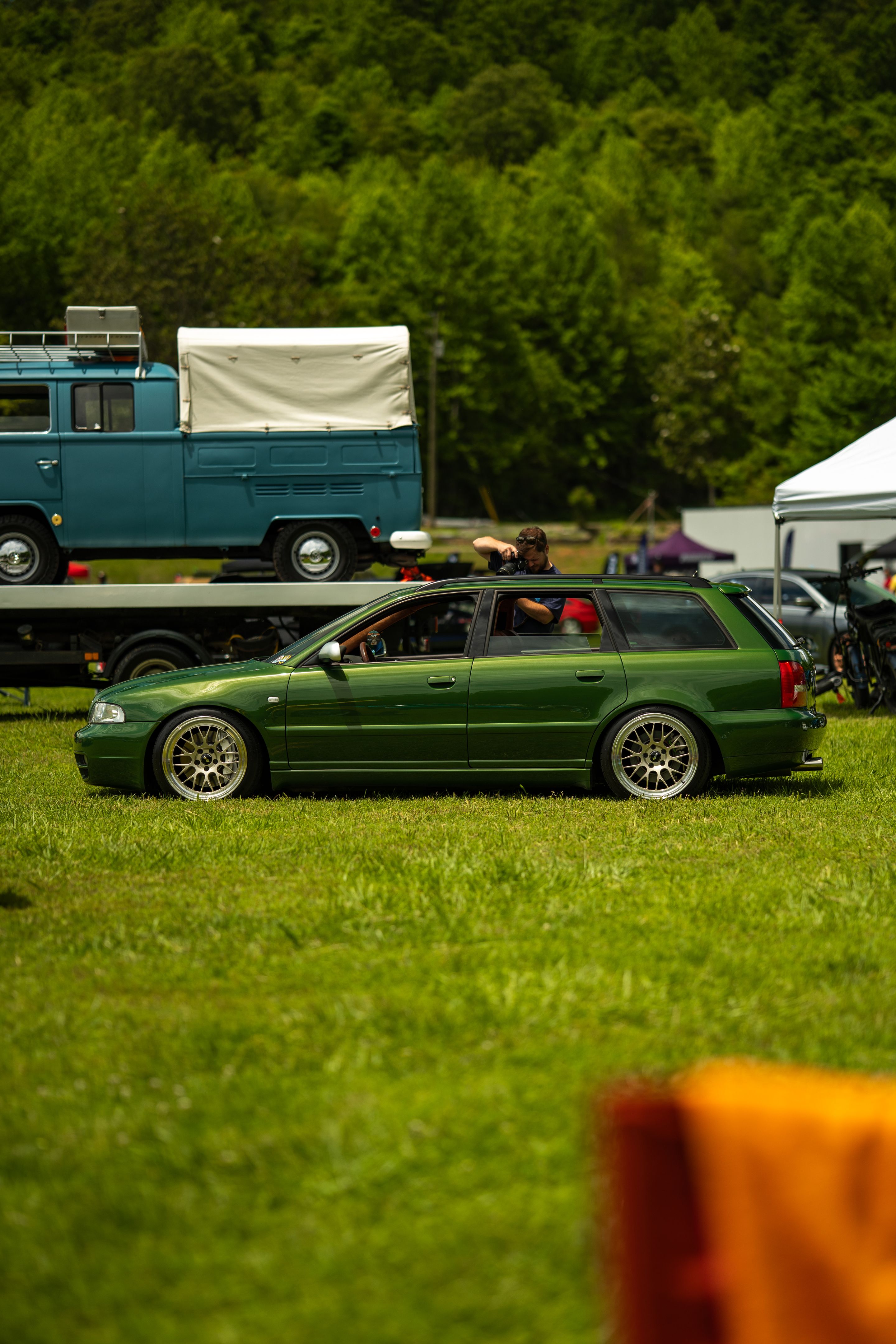 Green Audi B5 S4 Avant/Wagon with 18" ML-10RT Apex wheels in Machined Lip Gloss Motorsport Gold