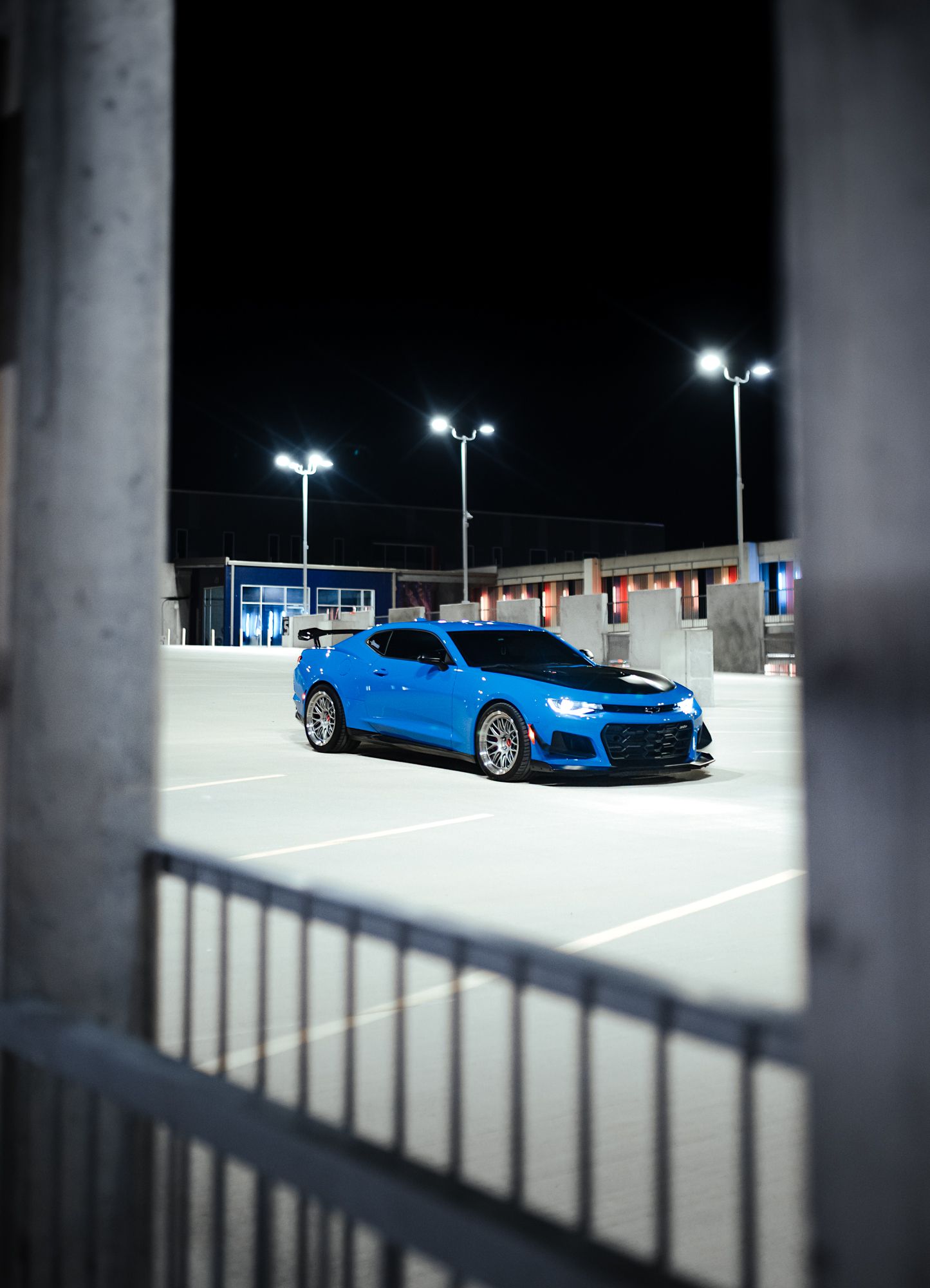 Blue Chevrolet 6th Gen Camaro ZL1 1LE with 19" ML-10RT Apex wheels in Machined Lip Race Silver