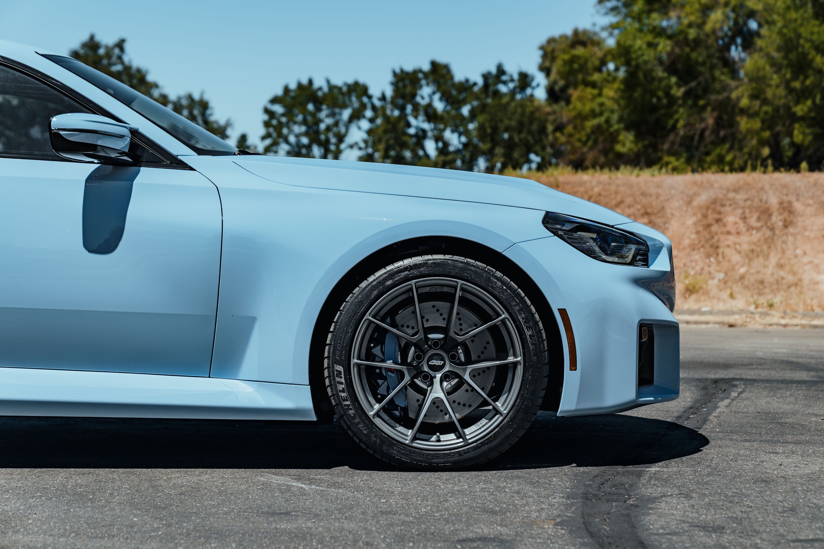 Blue BMW G87 M2 with 19"/20" VS-5RS Apex wheels in Anthracite