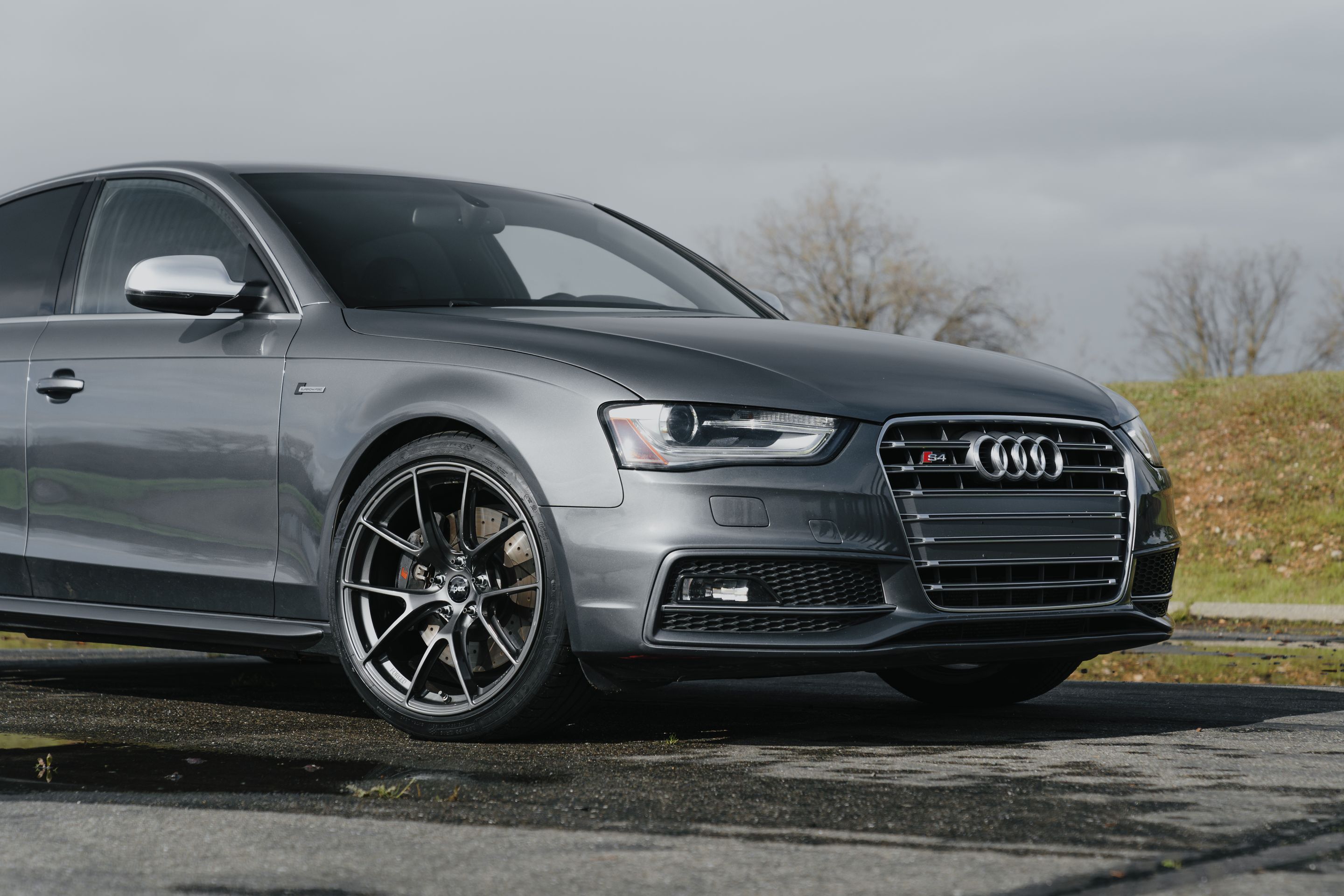 Grey Audi B8 S4 with 19" VS-5RS Apex wheels in Anthracite