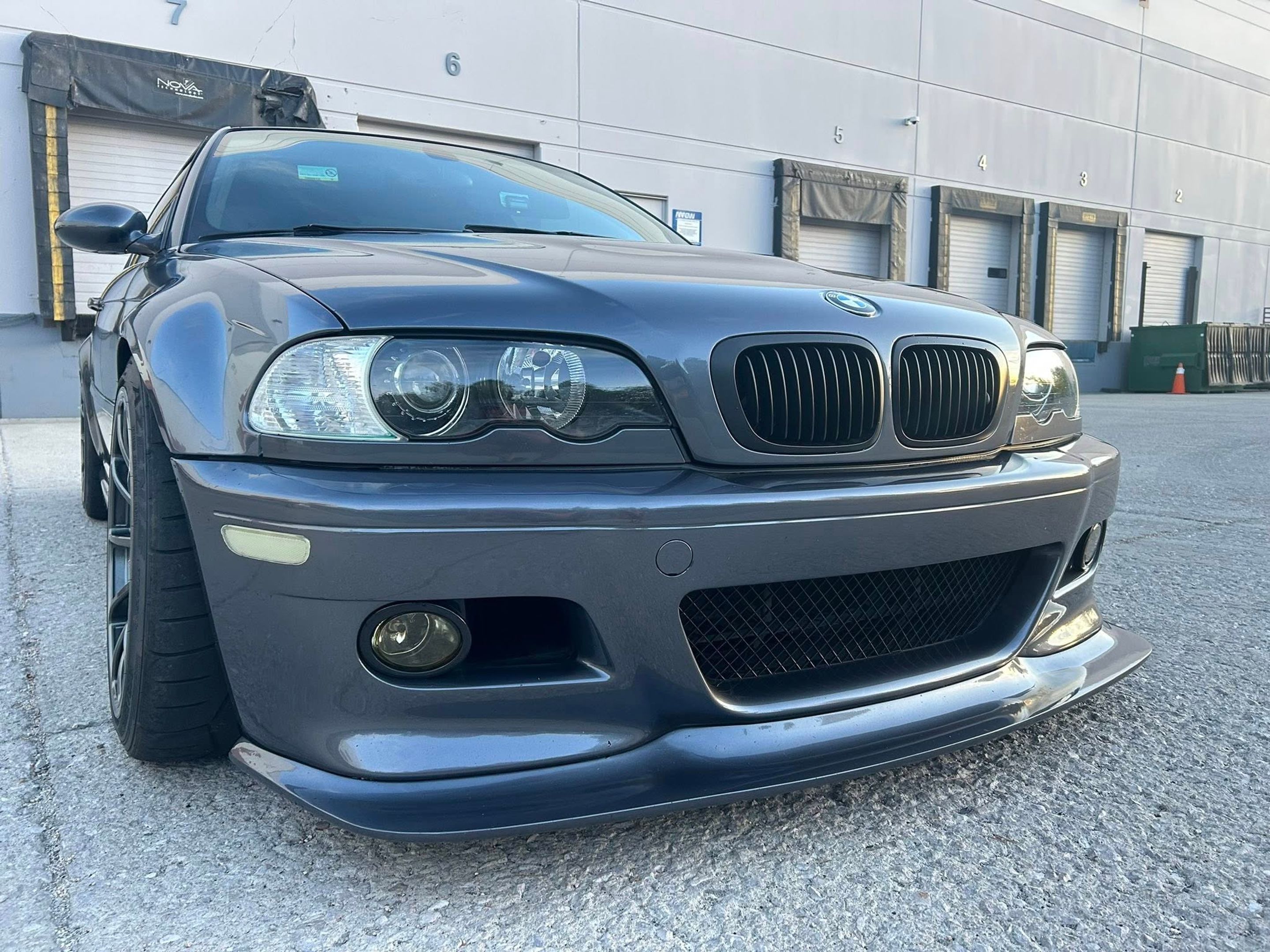 Grey BMW E46 M3 with 18" SM-10RE Apex wheels in Anthracite