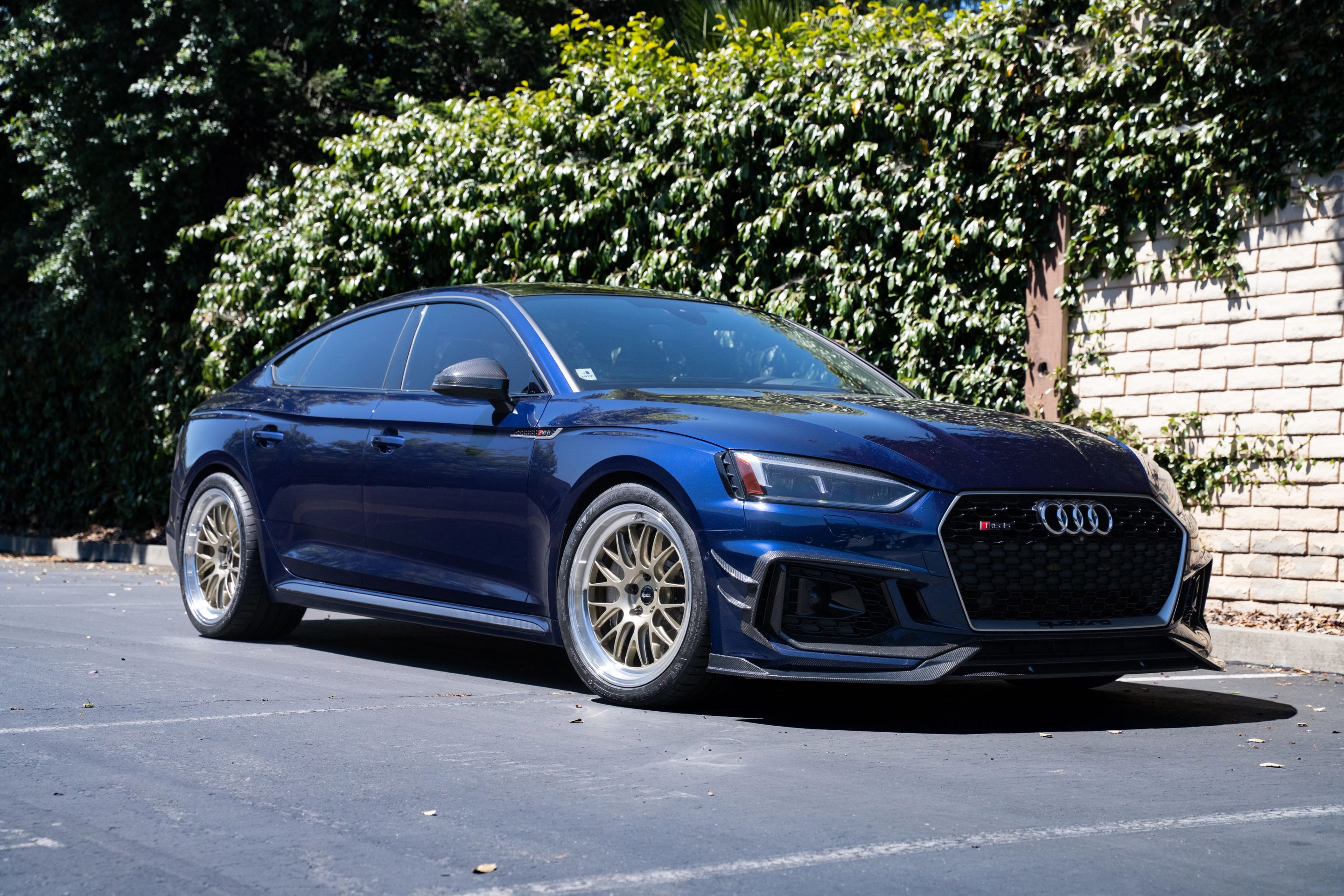 Blue Audi B9 RS 5 Sportback with 19" ML-10RT Apex wheels in Machined Lip Gloss Motorsport Gold