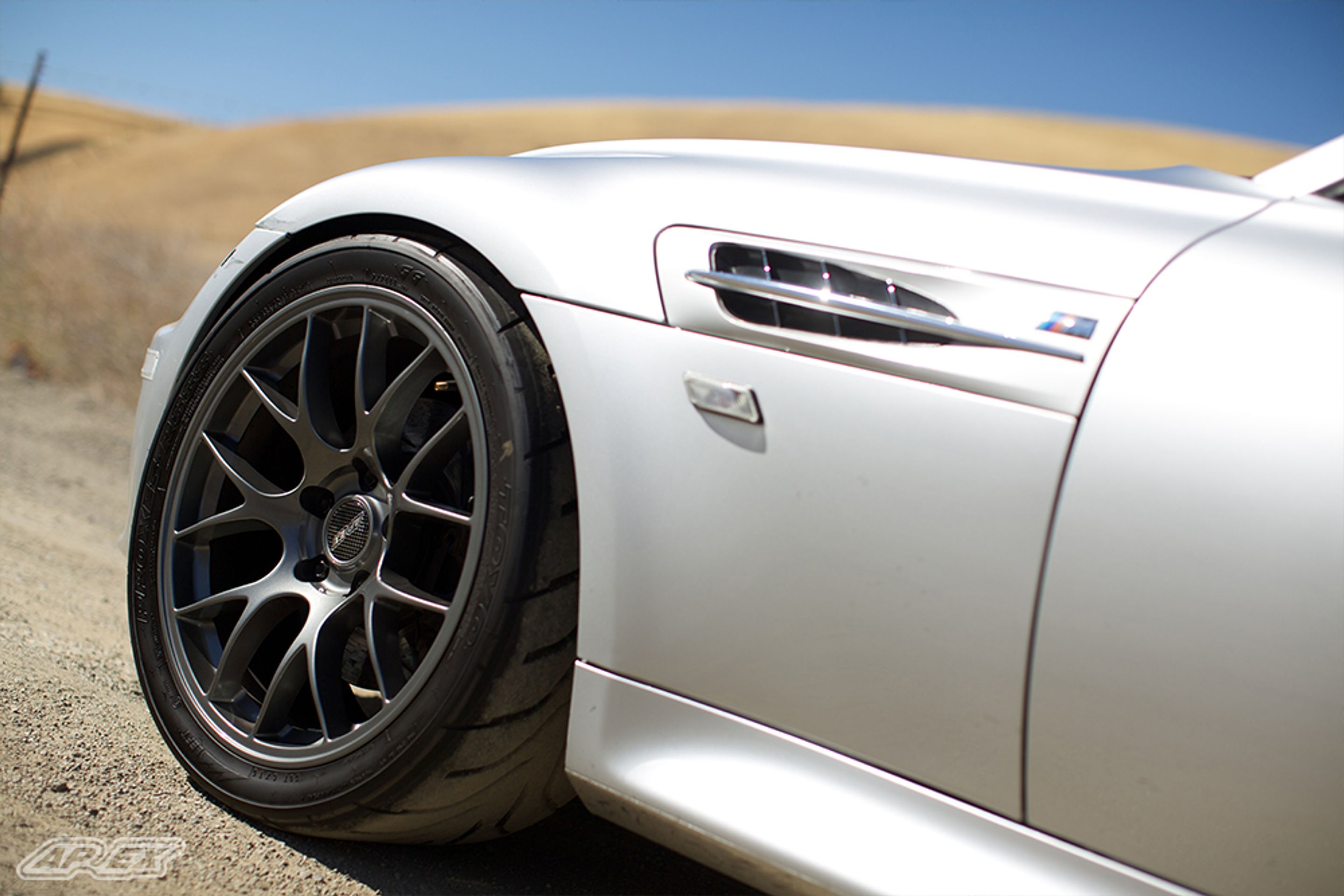 Silver BMW E36/8 Coupe Z3 M with 18" EC-7 Apex wheels in Anthracite