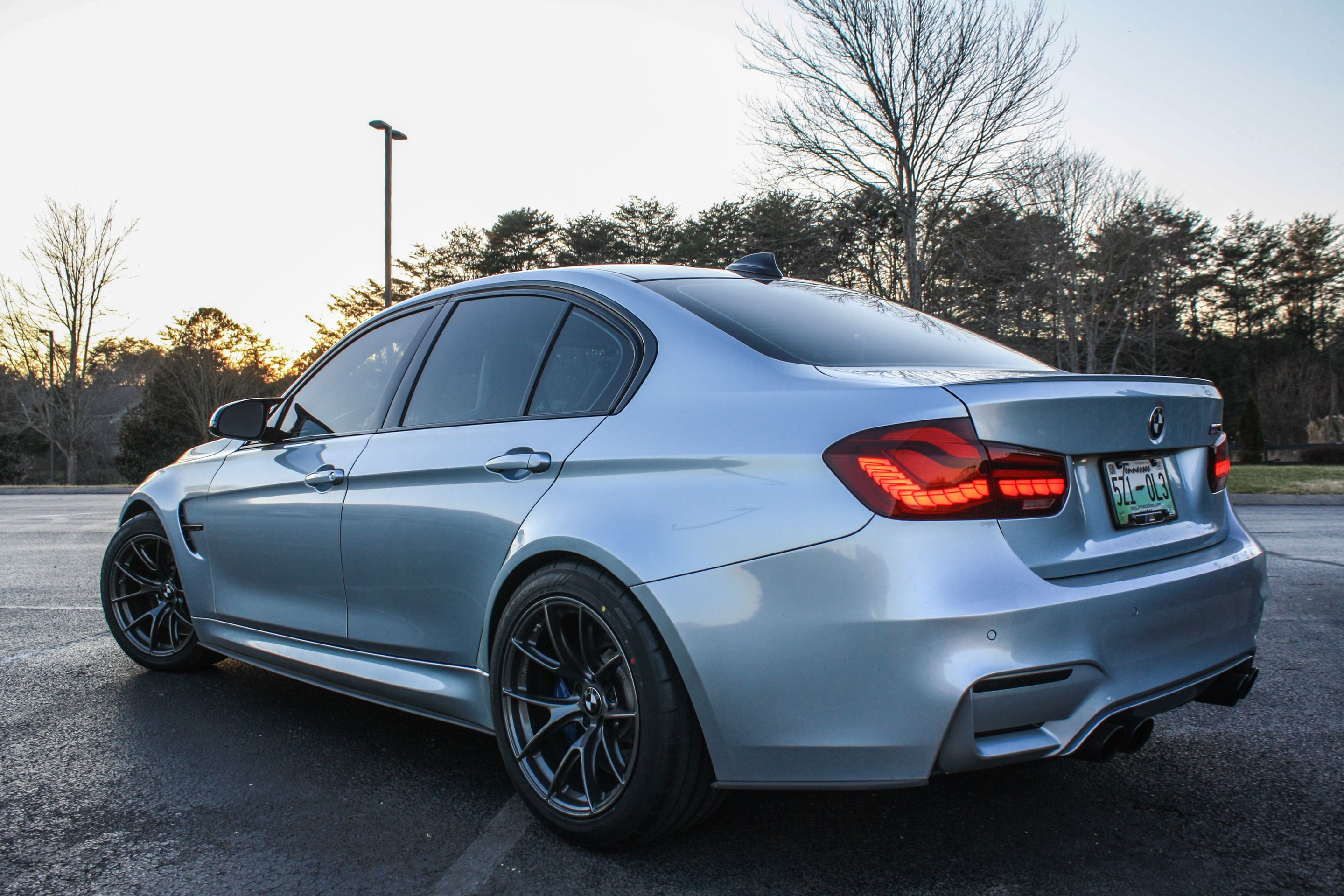 Silver BMW F80 M3 with 18" VS-5RS Apex wheels in Anthracite