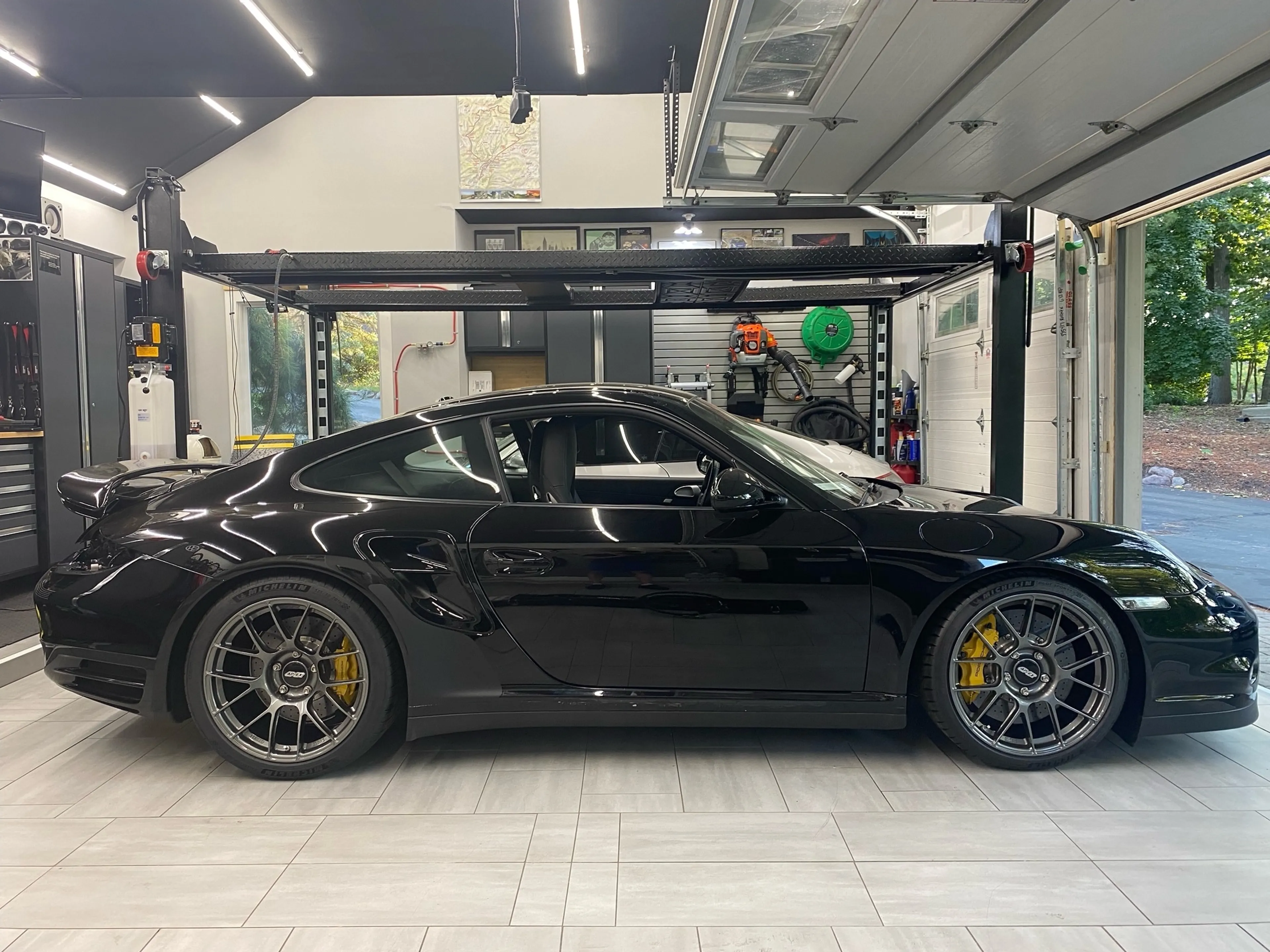 Porsche 911 997 Turbo S with 19