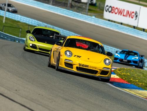 Yellow Porsche Cayman - SM-10RS in Anthracite