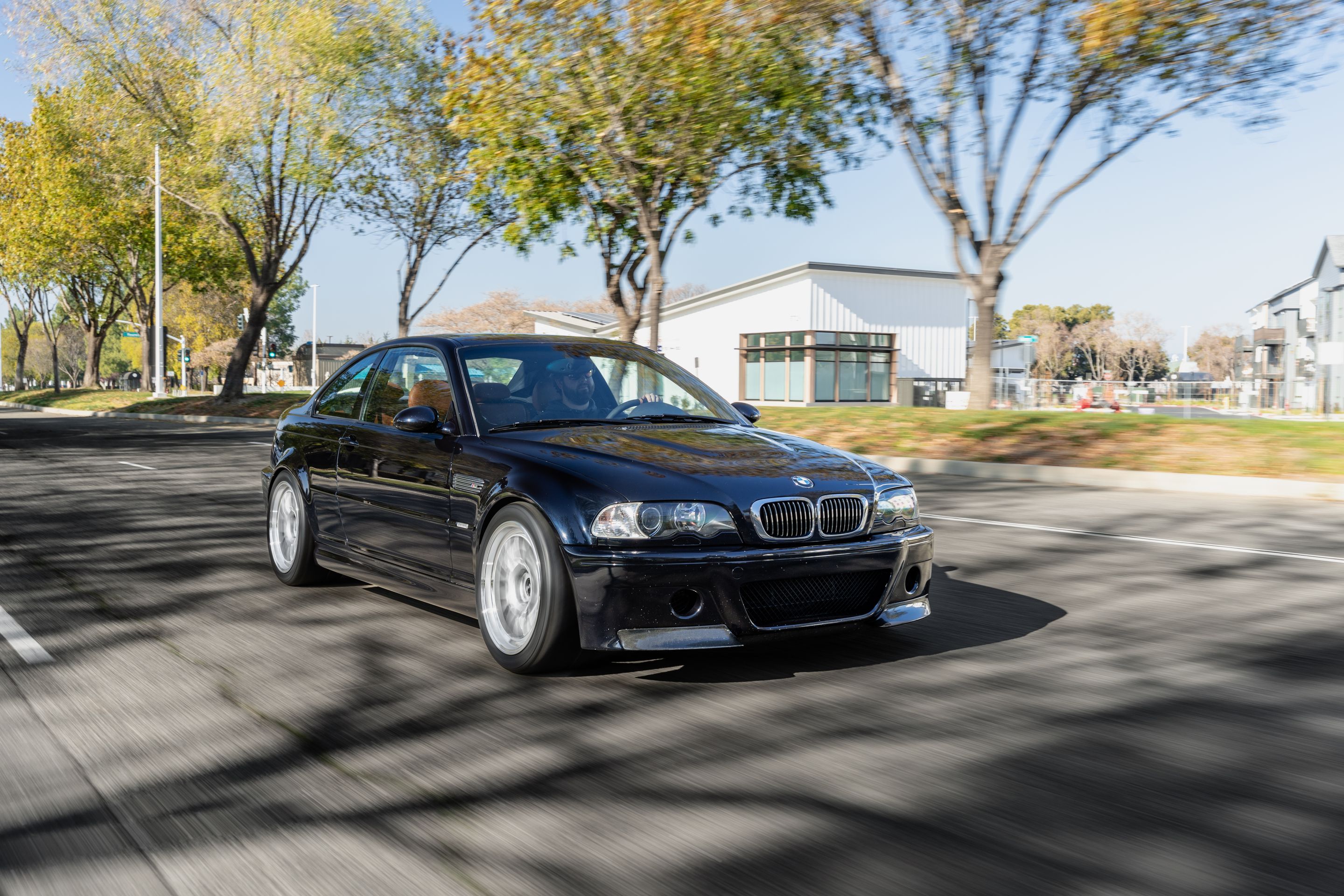Black BMW E46 M3 with 18" ML-7RT Apex wheels in Machined Lip Race Silver