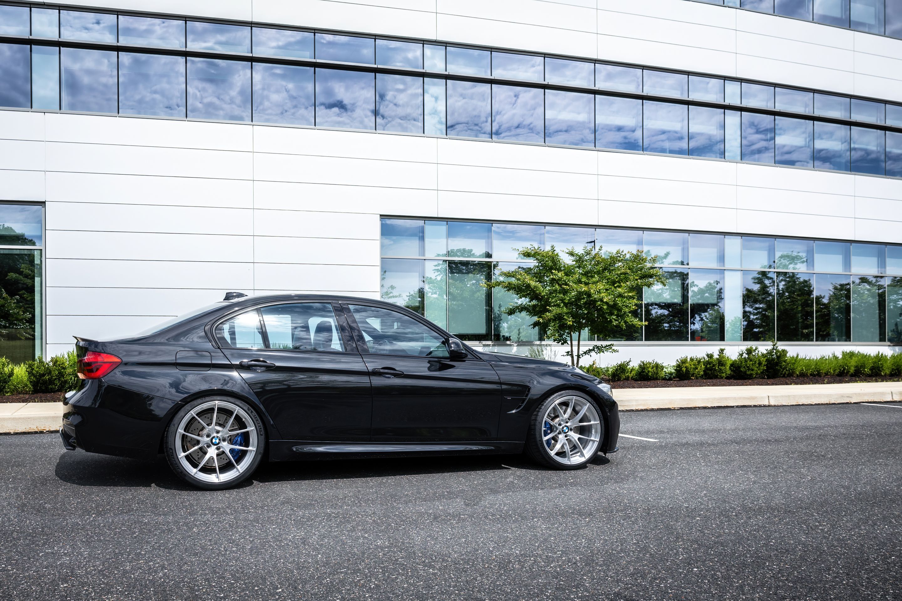 Black BMW F80 M3 with 20" VS-5RS Apex wheels in Brushed Clear