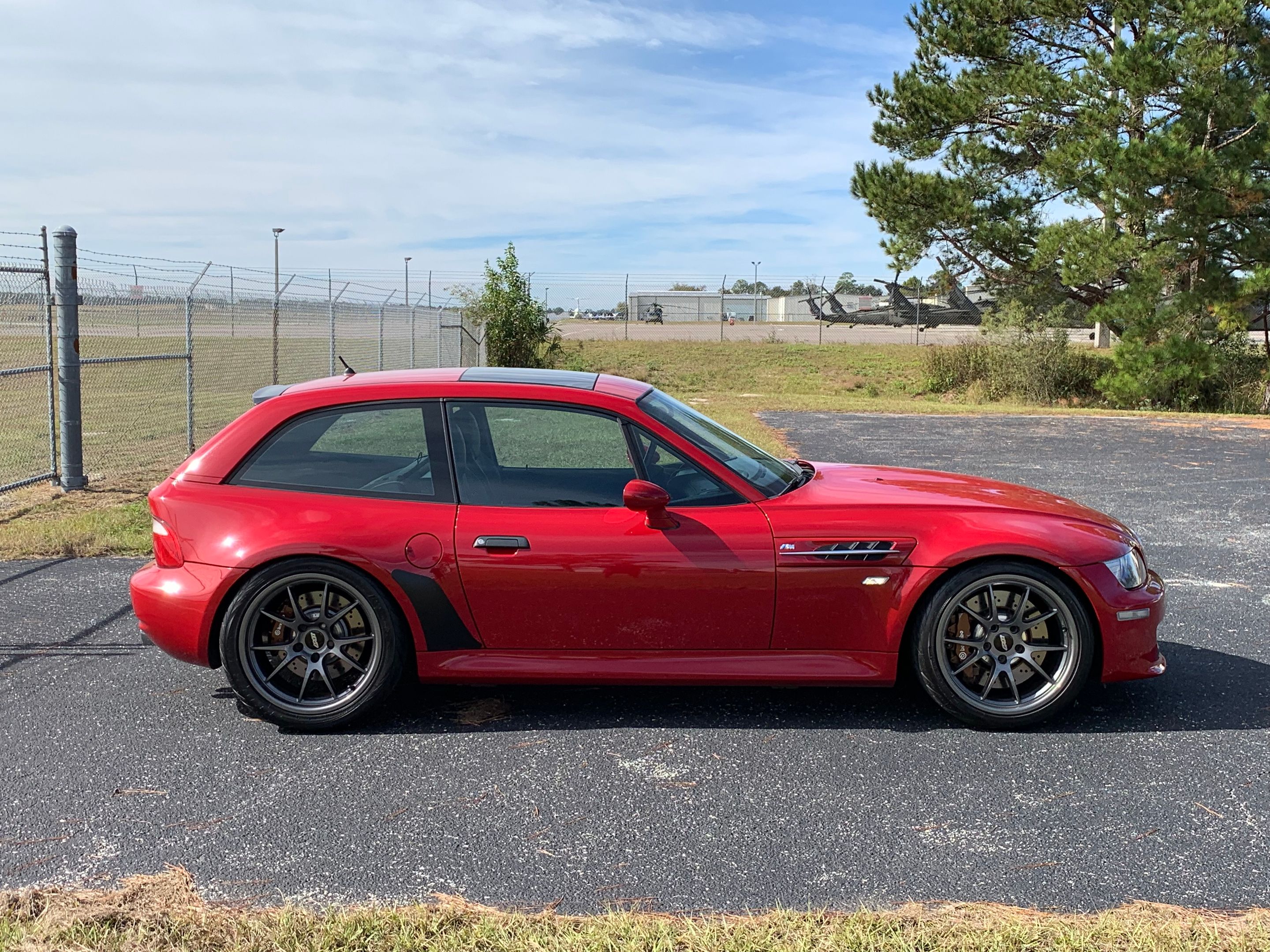 Red BMW E36/8 Coupe Z3 M with 18" FL-5 Apex wheels in Anthracite