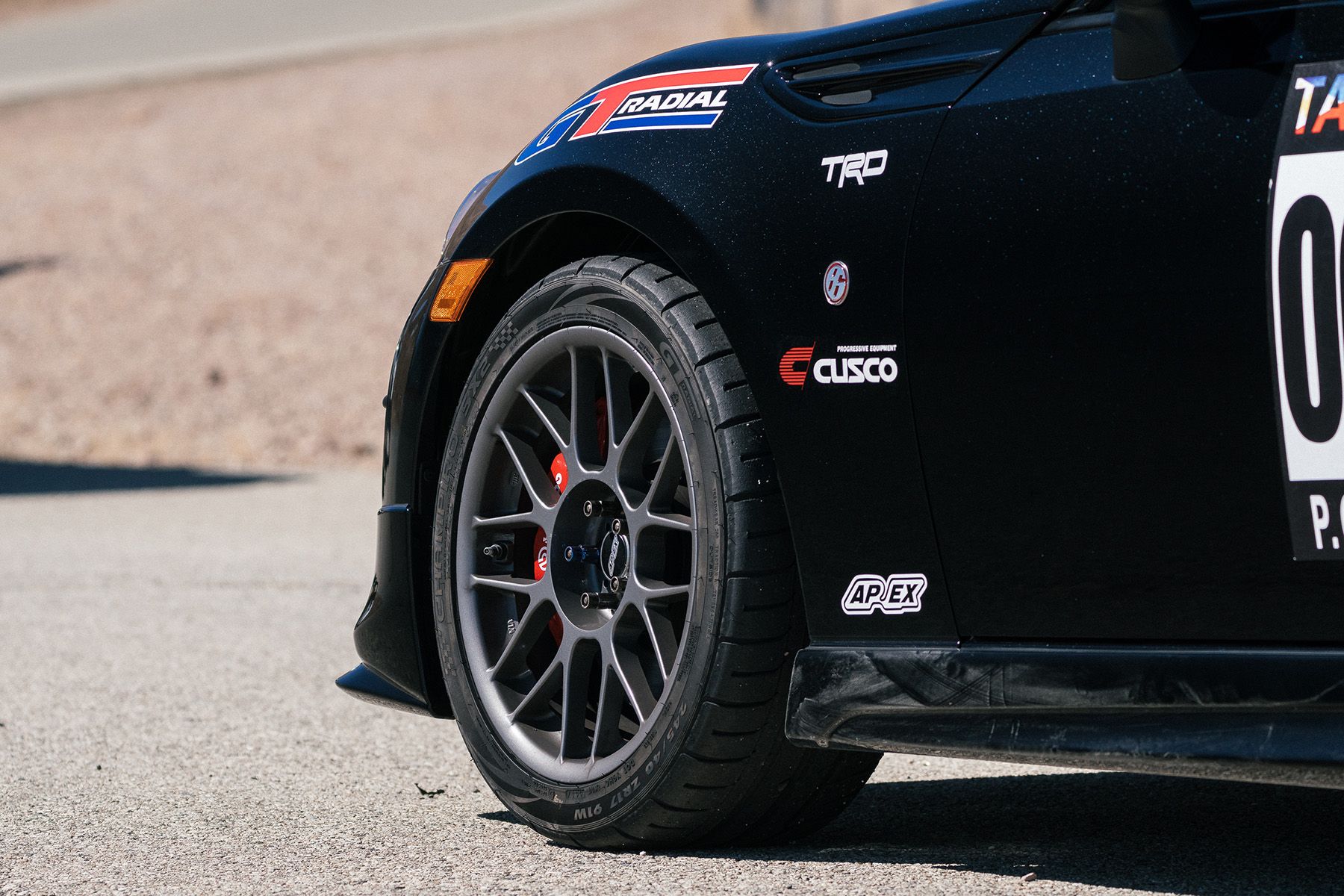 Black Toyota 86 / GT86 / FT86 with 17" ARC-8 Apex wheels in Anthracite