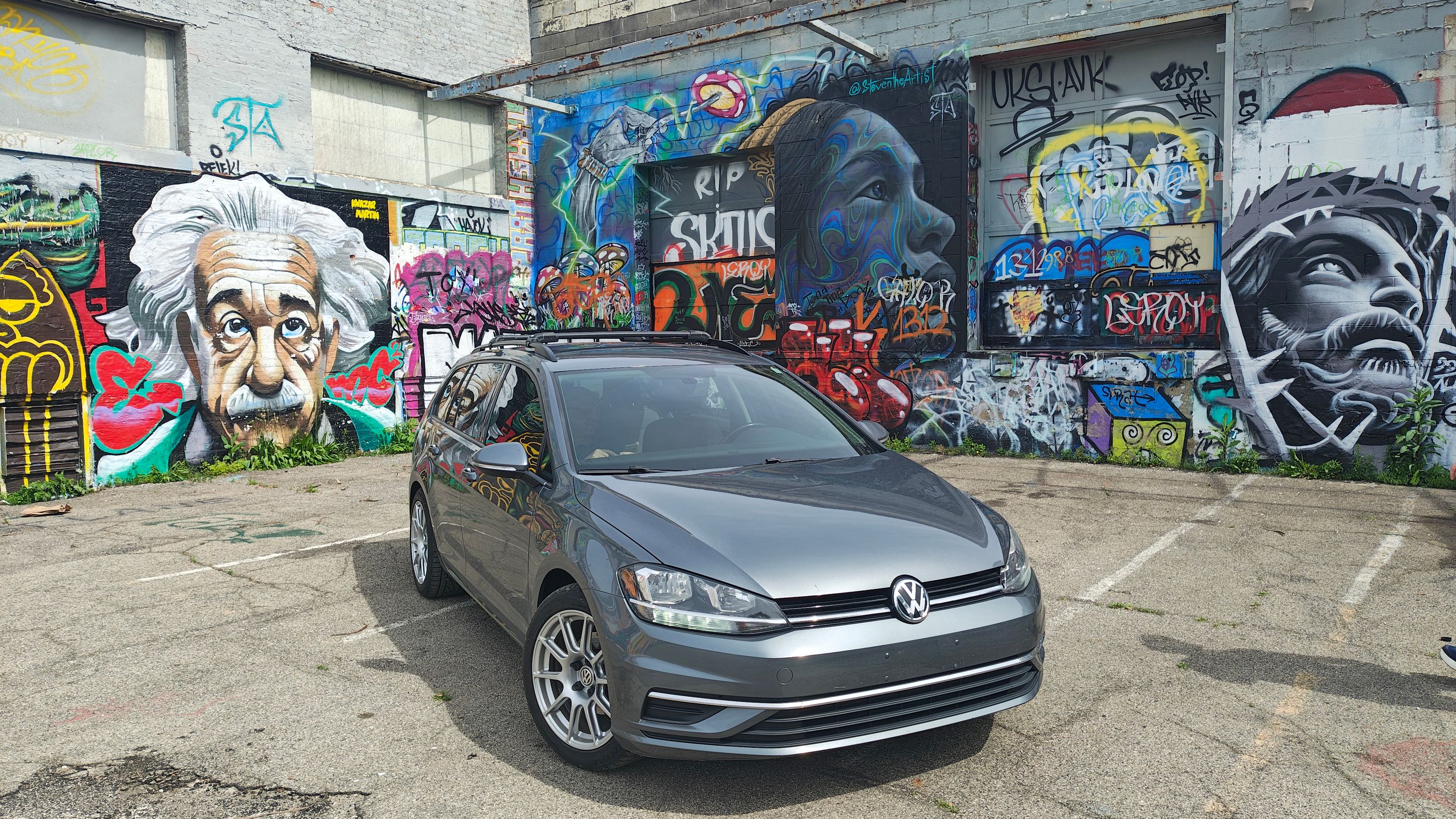 Grey VW MK7 Alltrack/SportWagen Golf SportWagen with 17" SM-10 Apex wheels in Race Silver
