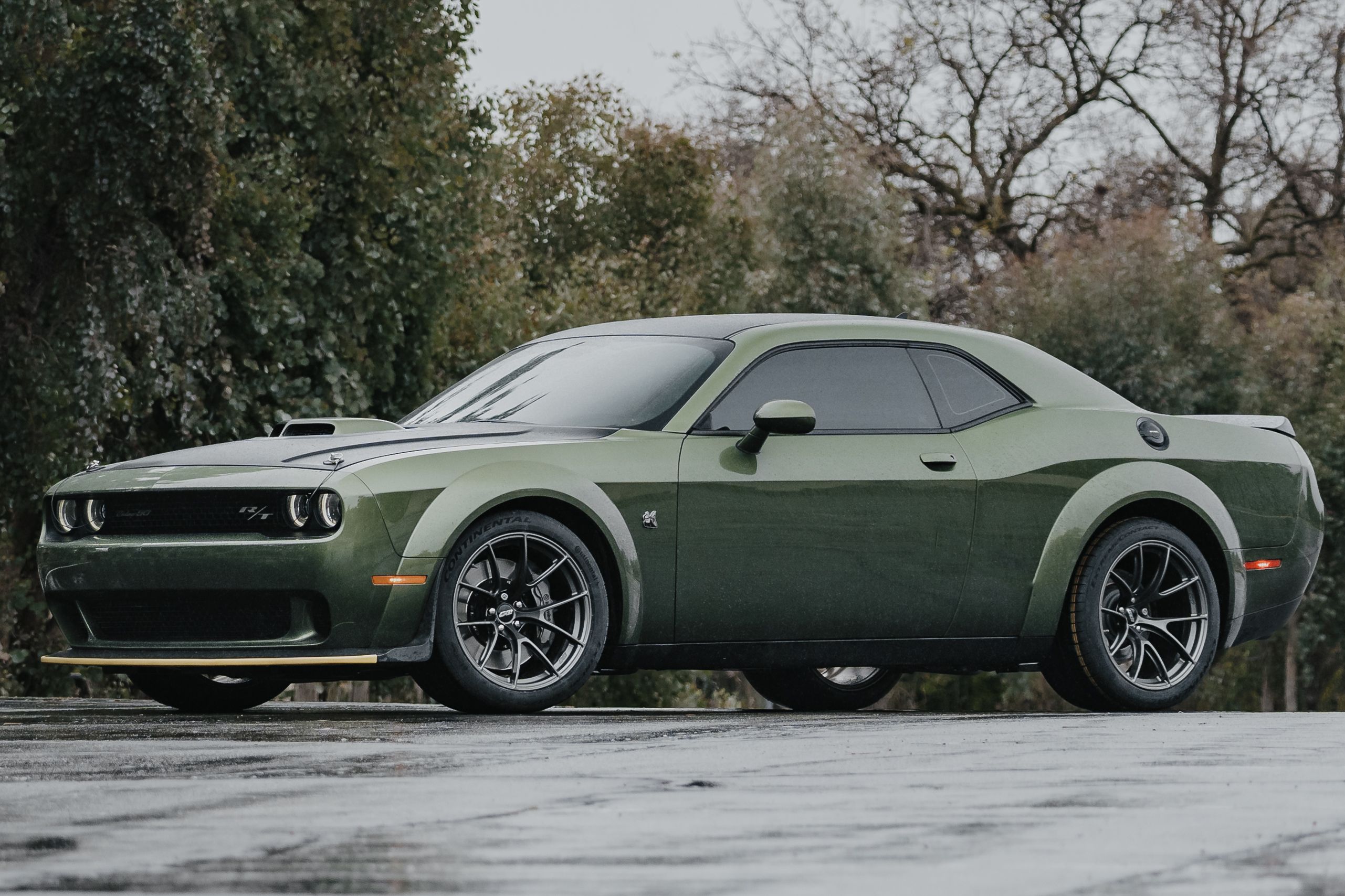 Green Dodge Challenger R/T Scat Pack Widebody with 20" VS-5RS Apex wheels in Anthracite