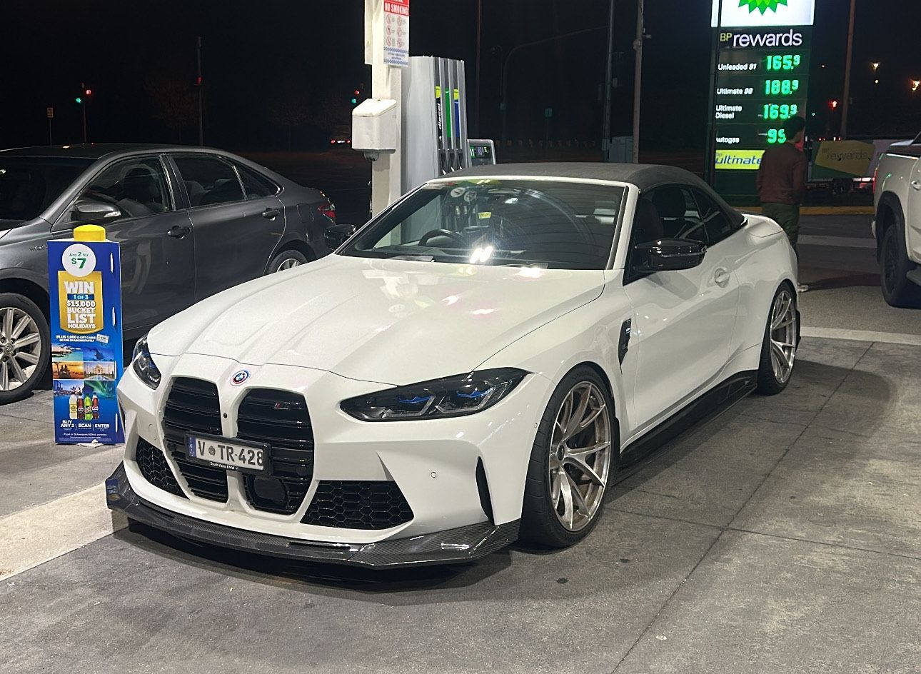 White BMW G83 Convertible M4 with 20" VS-5RS Apex wheels in Brushed Clear