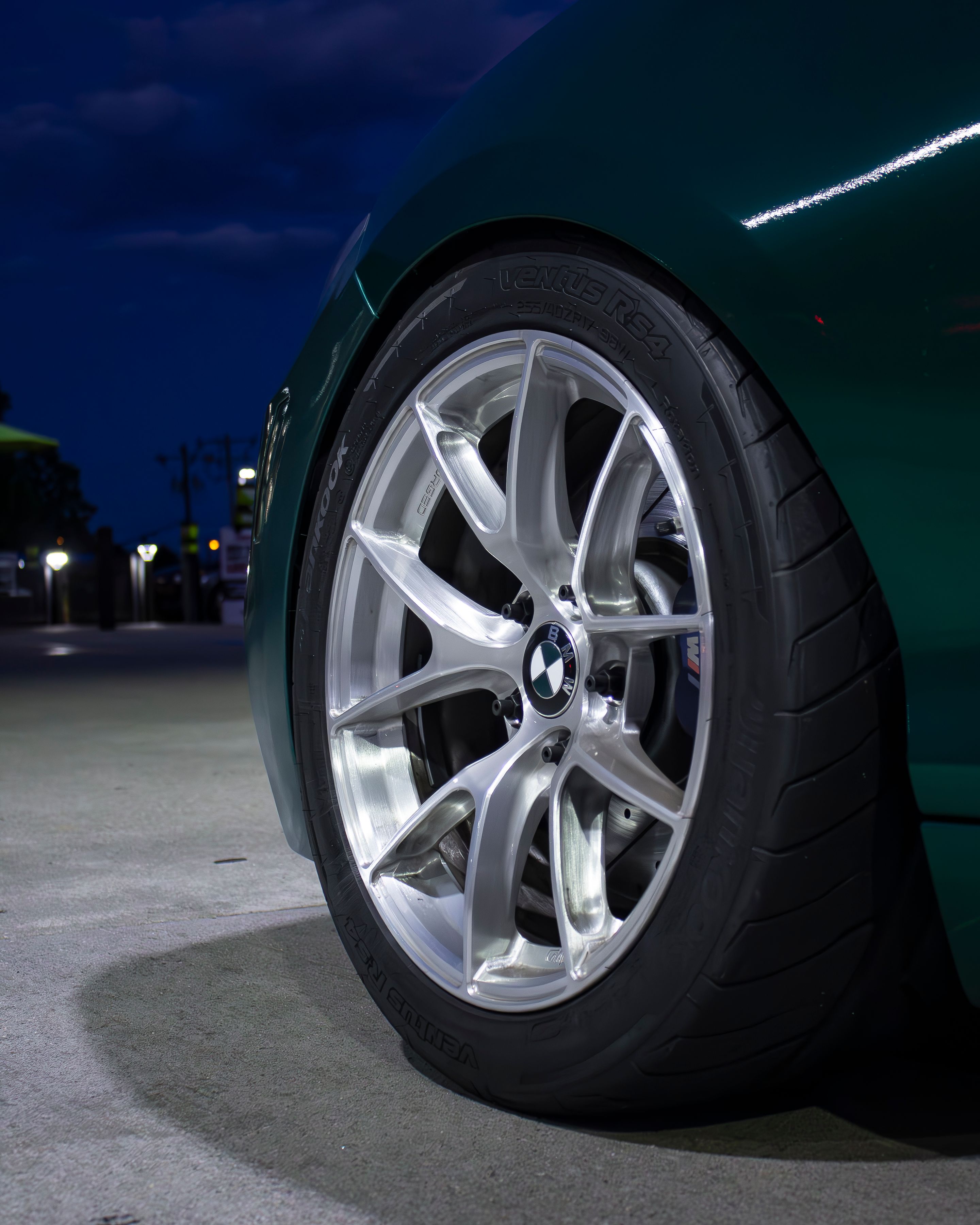 Green BMW F22 Coupe 2 Series with 17" VS-5RS Apex wheels in Brushed Clear