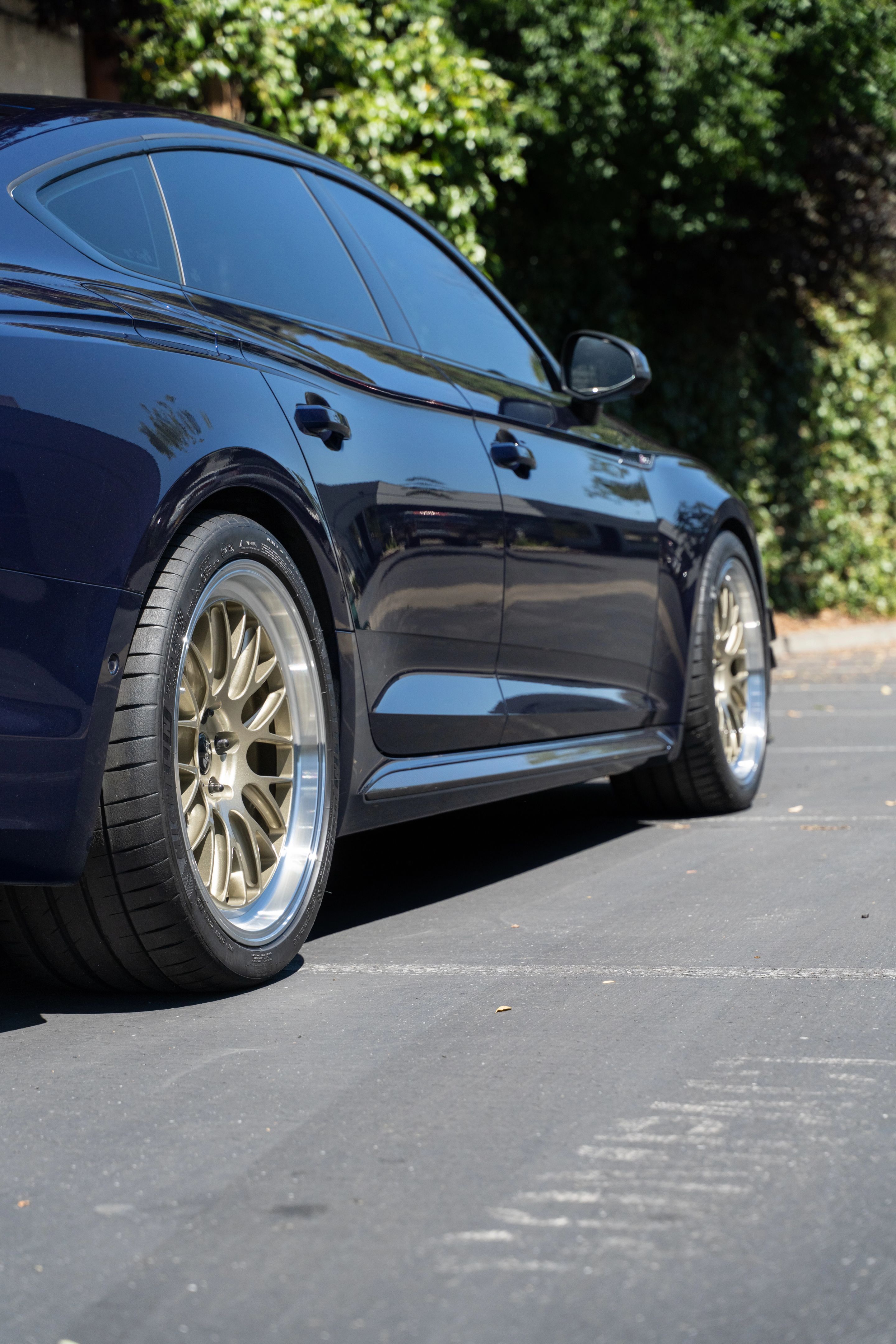 Blue Audi B9 RS 5 Sportback with 19" ML-10RT Apex wheels in Machined Lip Gloss Motorsport Gold
