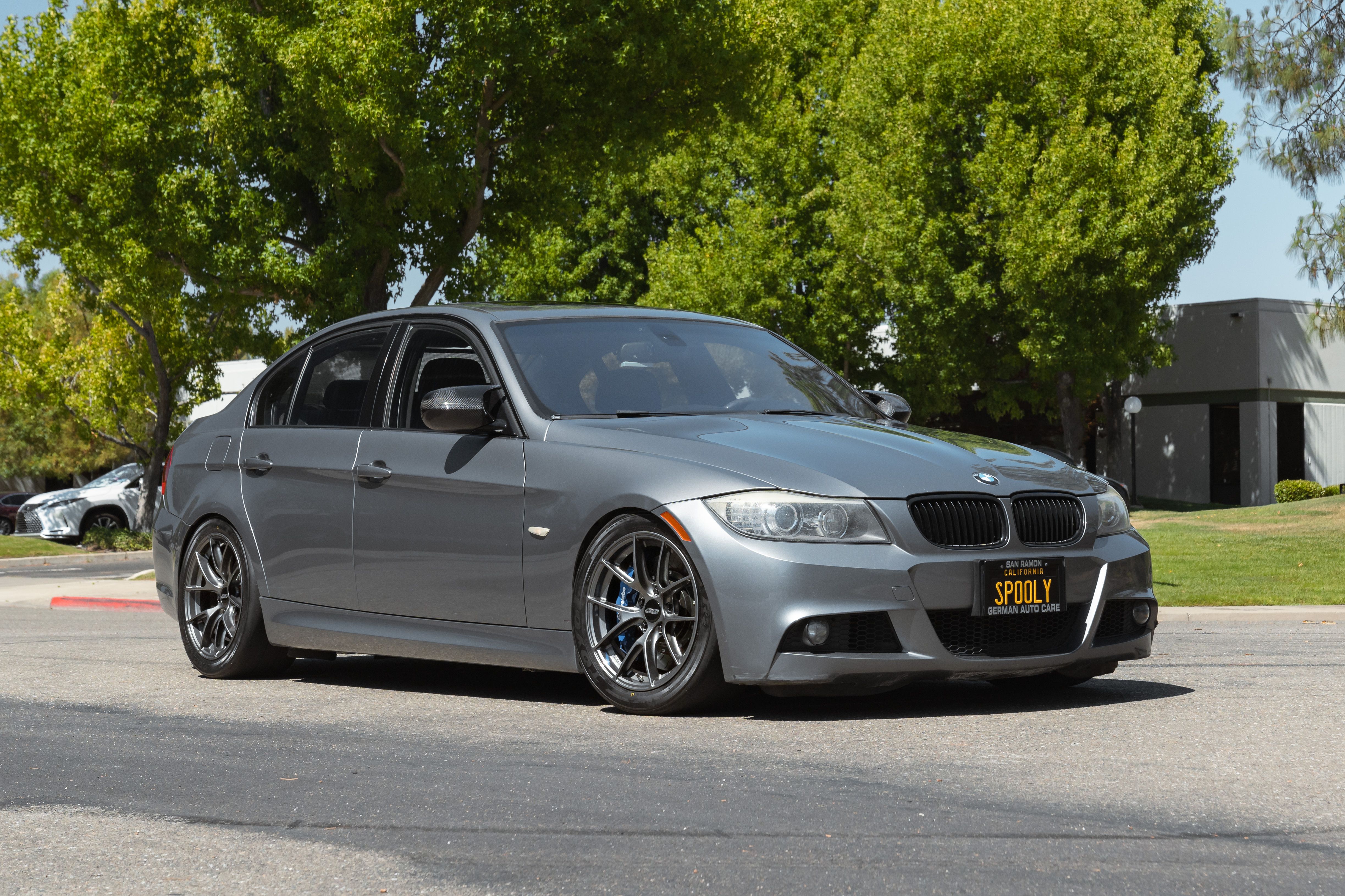 BMW E90 320i 17インチ。 BMW E90 LCI Sedan 3 Series with 17