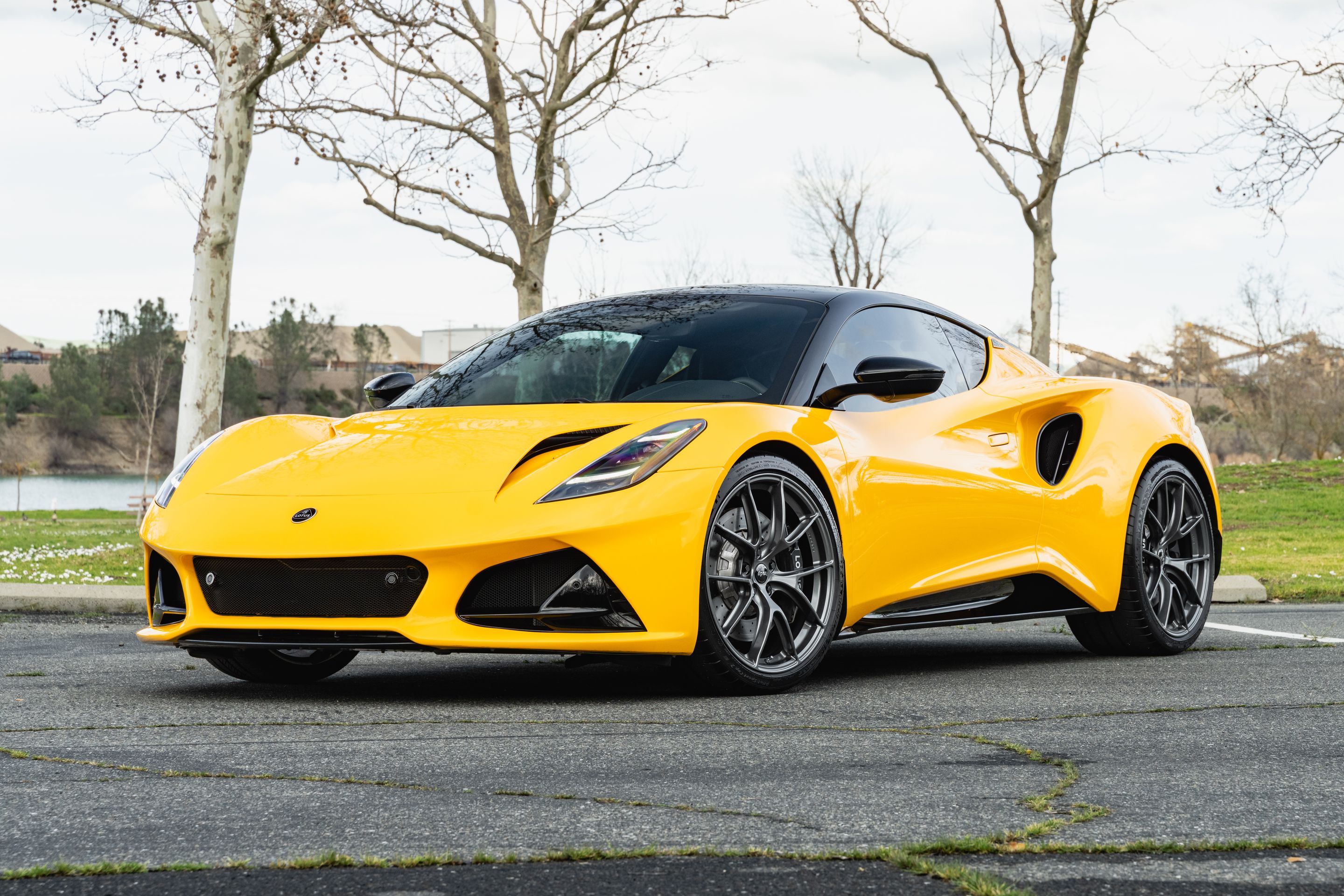 Yellow Lotus Emira with 20" VS-5RS Apex wheels in Anthracite