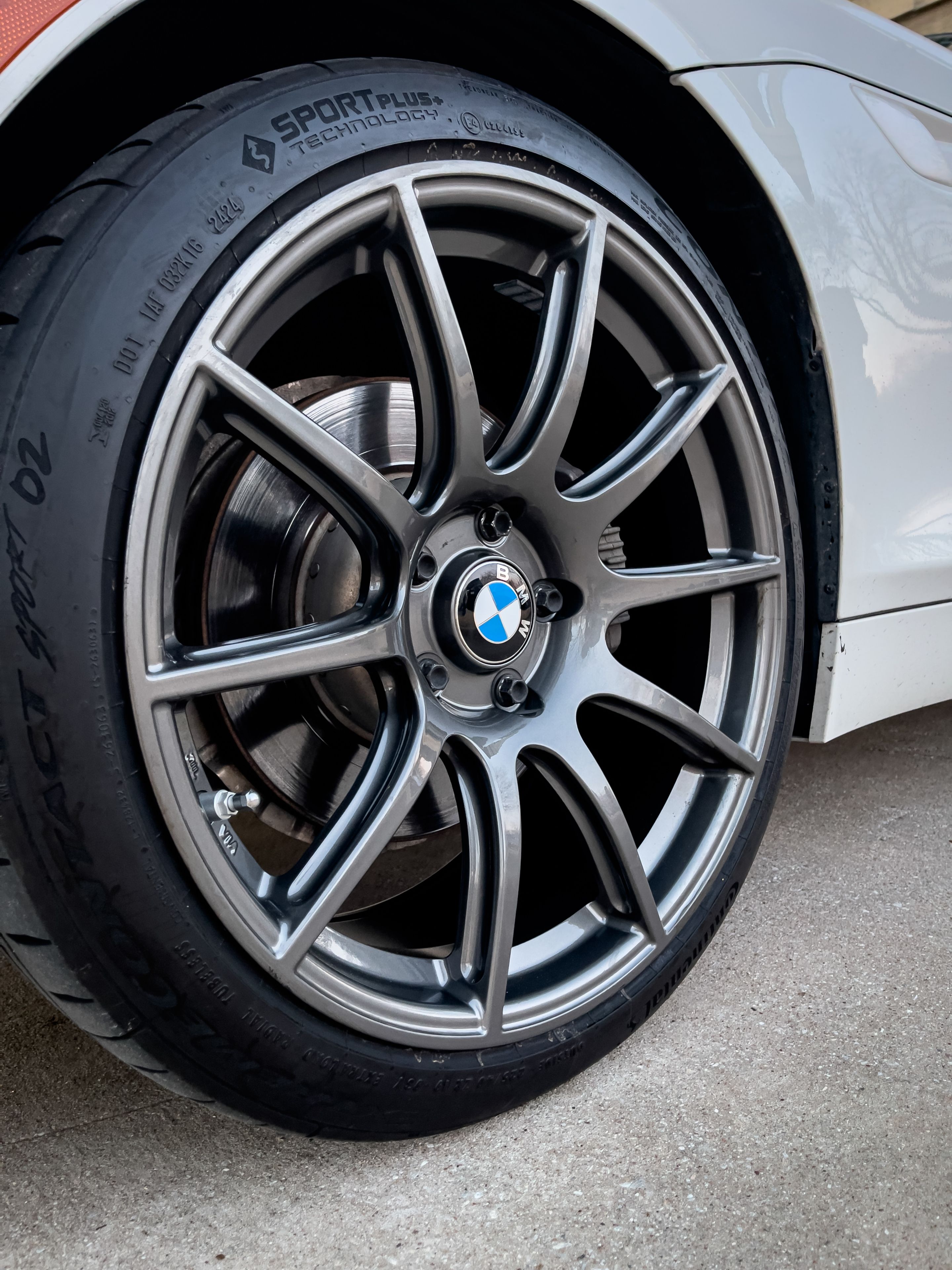 White BMW E89 Z4 with 19" SM-10 Apex wheels in Anthracite