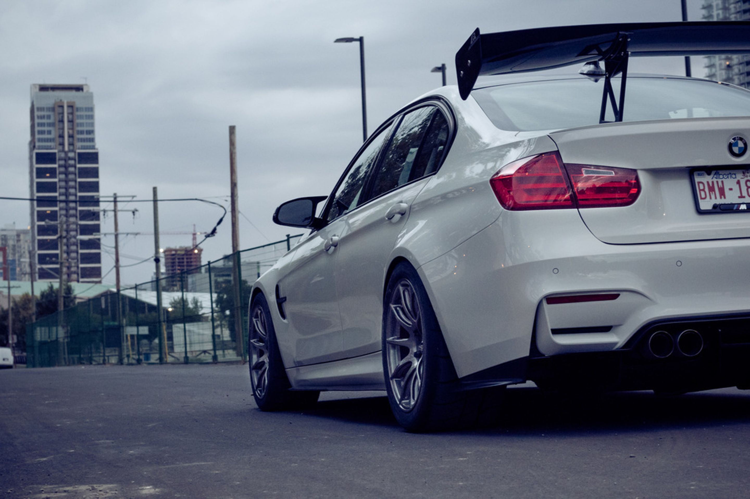 White BMW F80 M3 with 18" SM-10 Apex wheels in Anthracite