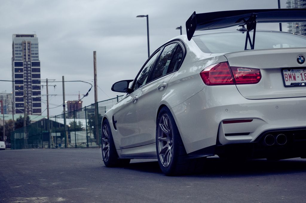 White BMW F80 M3 with 18" SM-10 Apex wheels in Anthracite