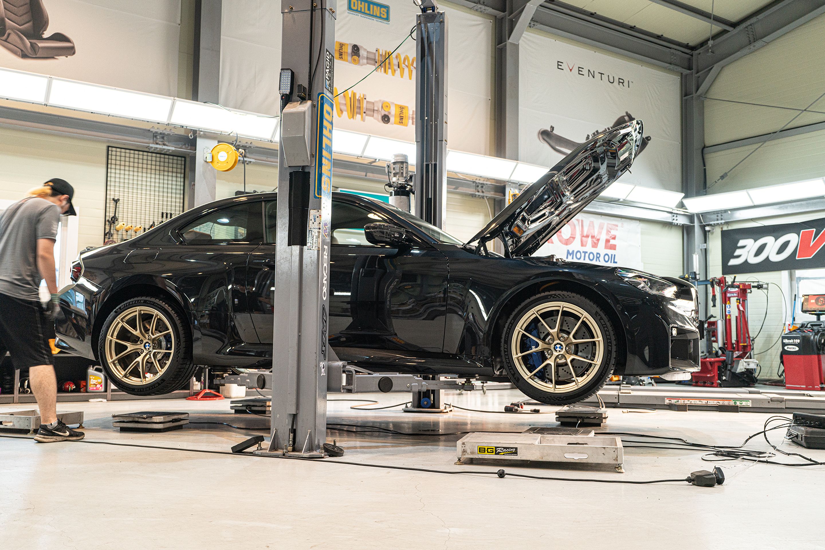 Black BMW G87 M2 with 19" VS-5RS Apex wheels in Motorsport Gold