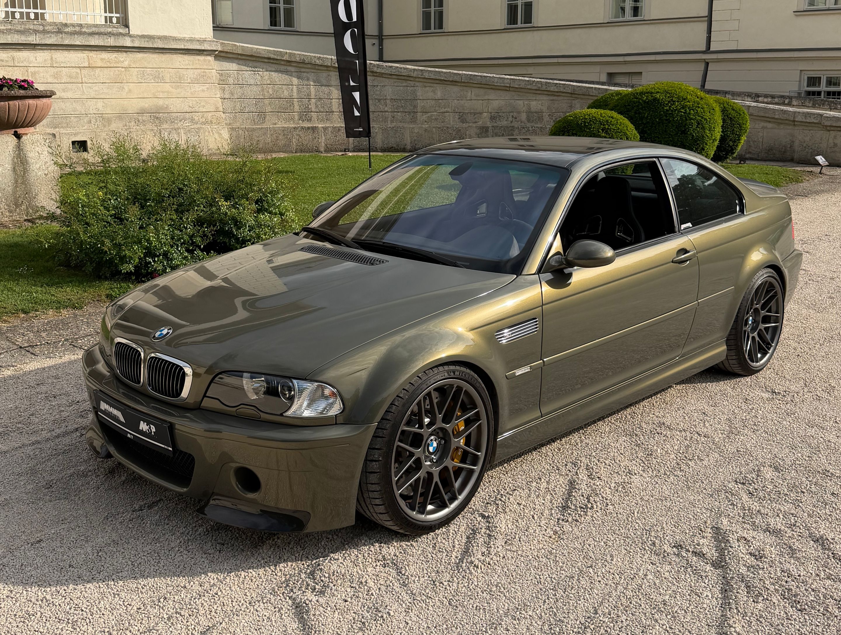 Multicolor BMW E46 M3 with 19" ARC-8 Apex wheels in Anthracite