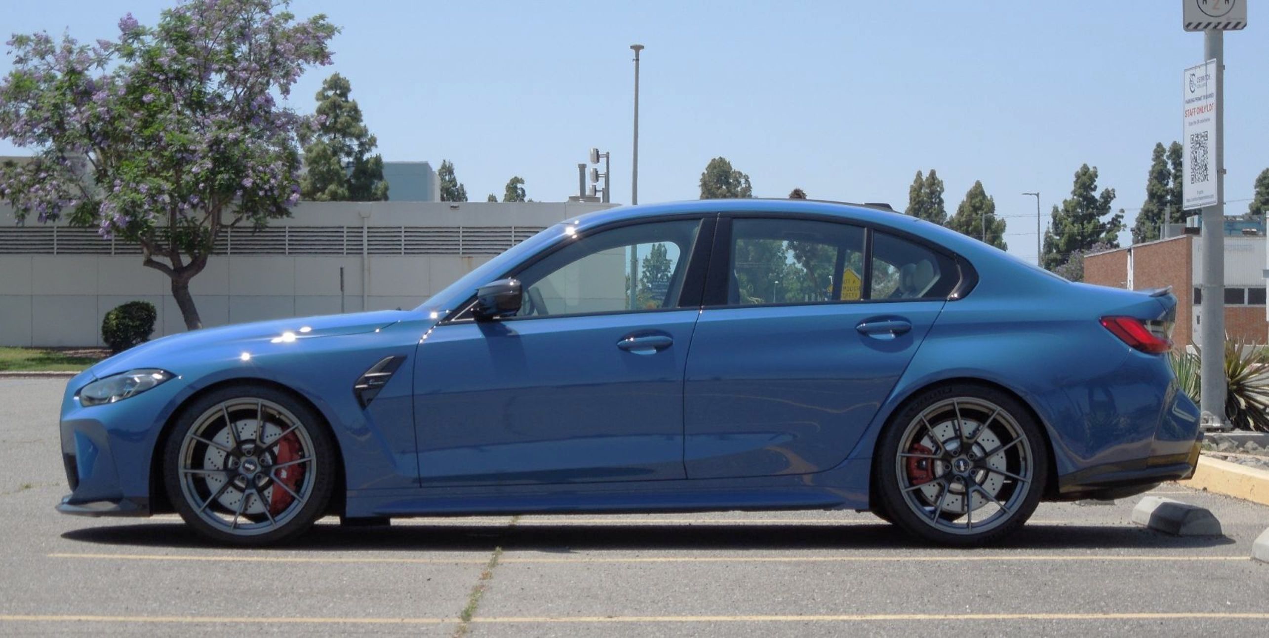 Blue BMW G80 M3 with 20" VS-5RS Apex wheels in Anthracite