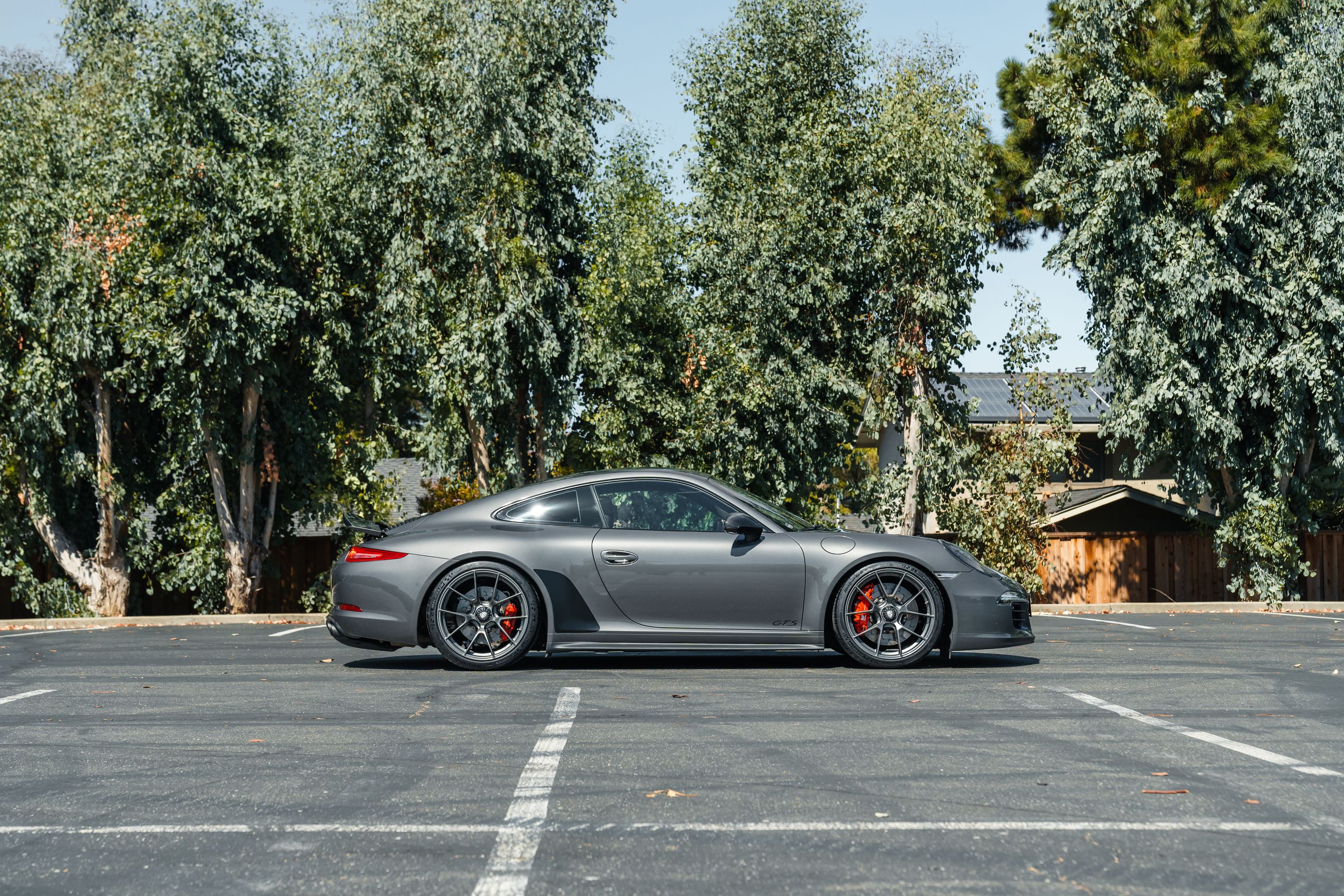 Grey Porsche 911 991.1 Carrera GTS with 20" VS-5RS Apex wheels in Anthracite