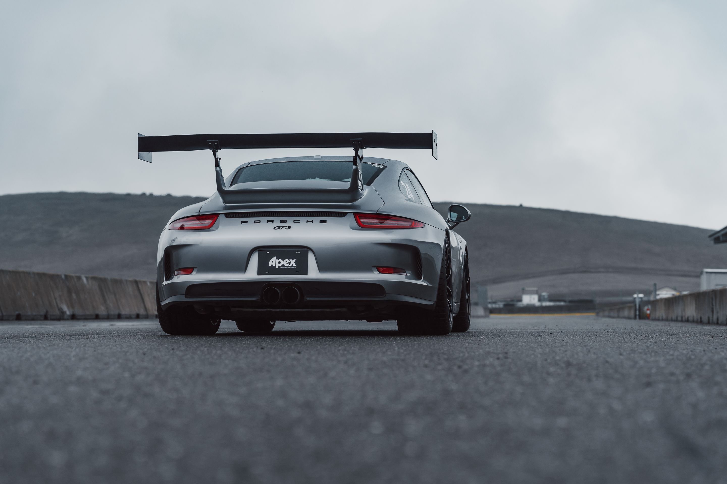 Silver Porsche 911 991.1 GT3 with 19" VS-5RE Apex wheels in Satin Black