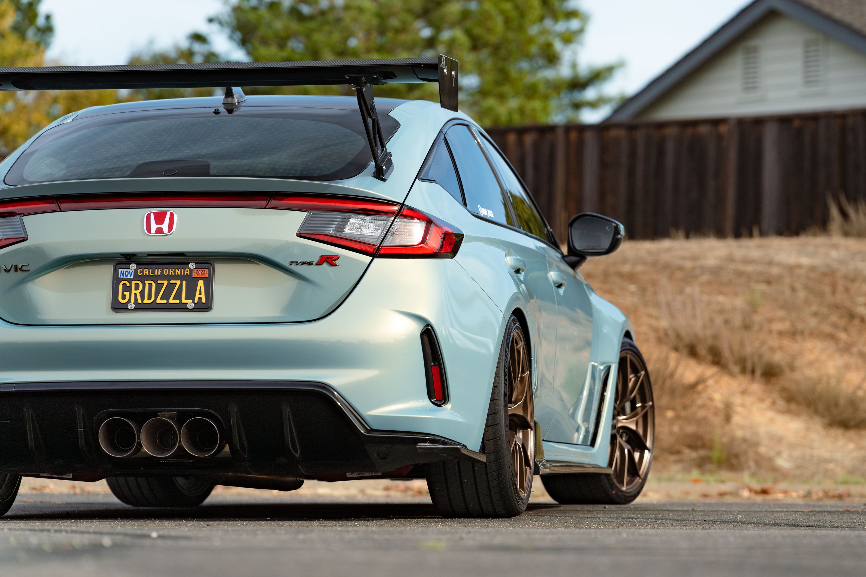Blue Honda FL5 Civic Type-R with 19" VS-5RS Apex wheels in Satin Bronze