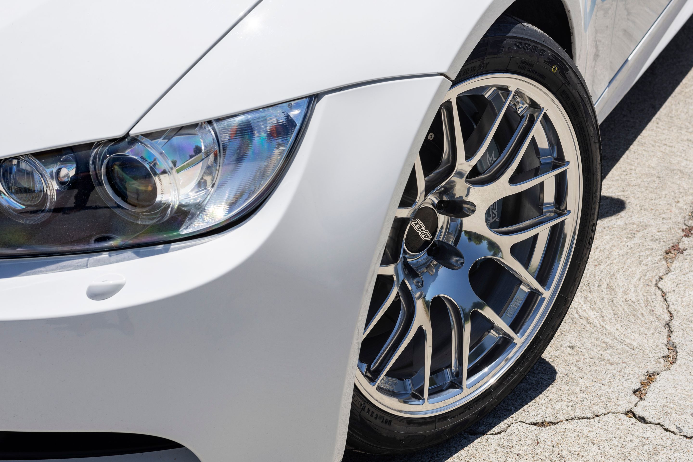 White BMW E92 Coupe M3 with 18" EC-7R Apex wheels in Polished