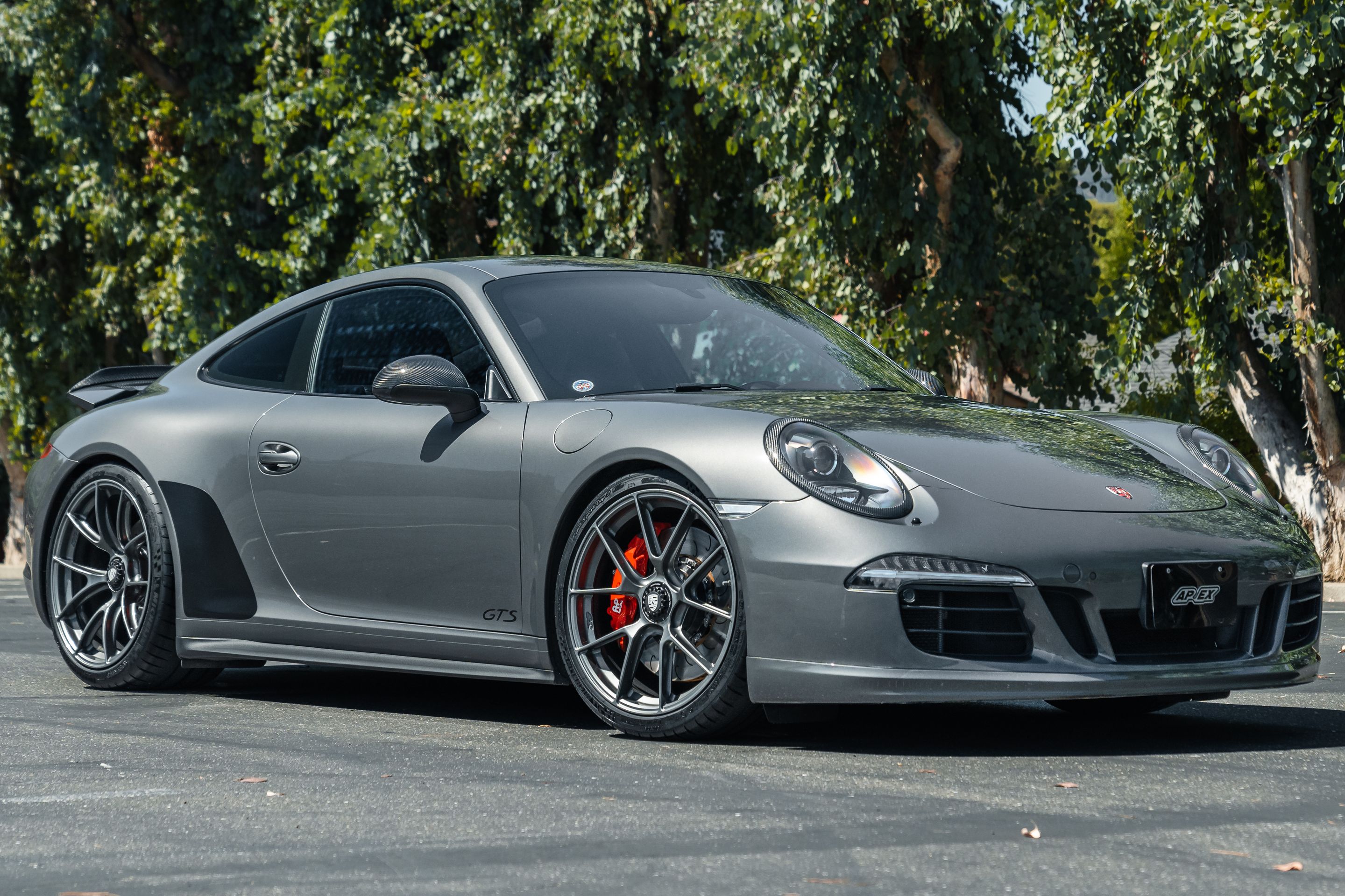 Grey Porsche 911 991.1 Carrera GTS with 20" VS-5RS Apex wheels in Anthracite
