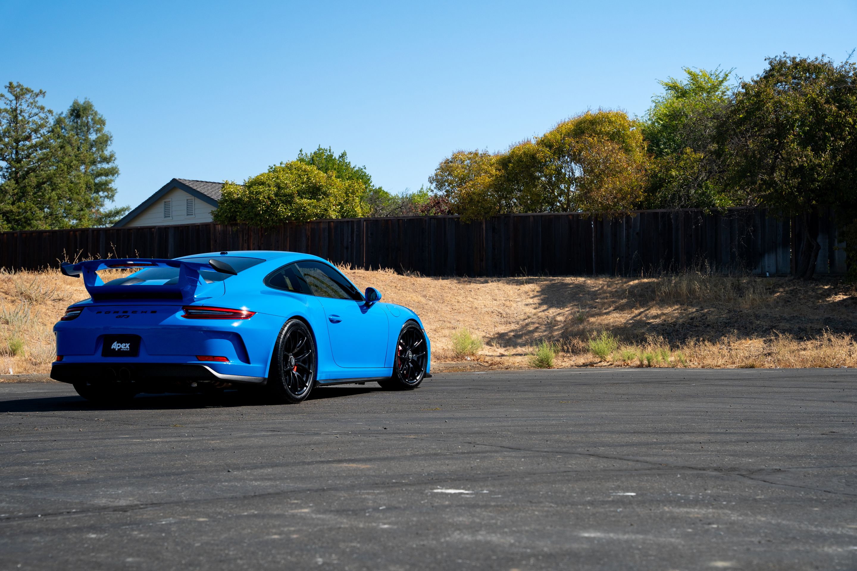 Blue Porsche 911 991.2 GT3 with 19" VS-5RE Apex wheels in Satin Black